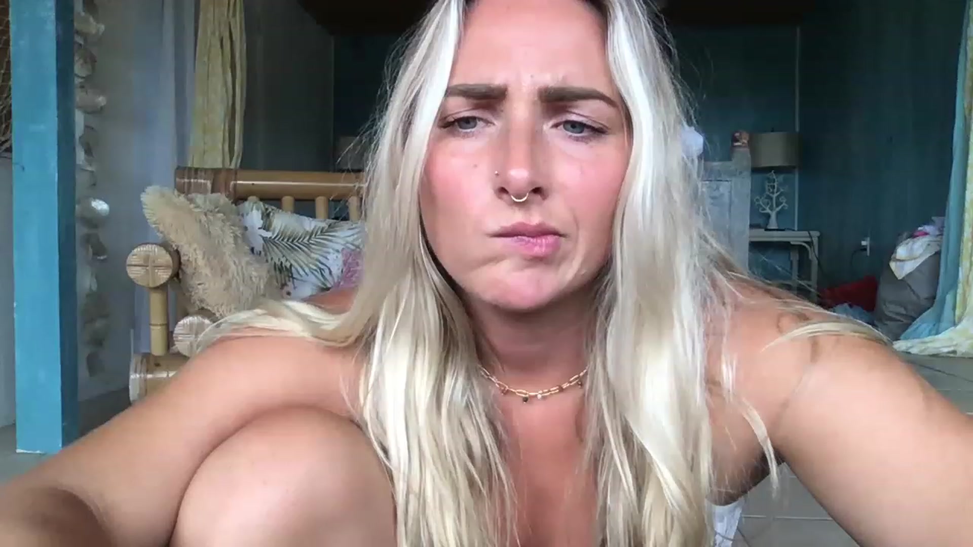 Gallery image thumbnail from OliviaQuinnn's myfreecams stream on, 05/05/2023, 01:06 image 20 of 20