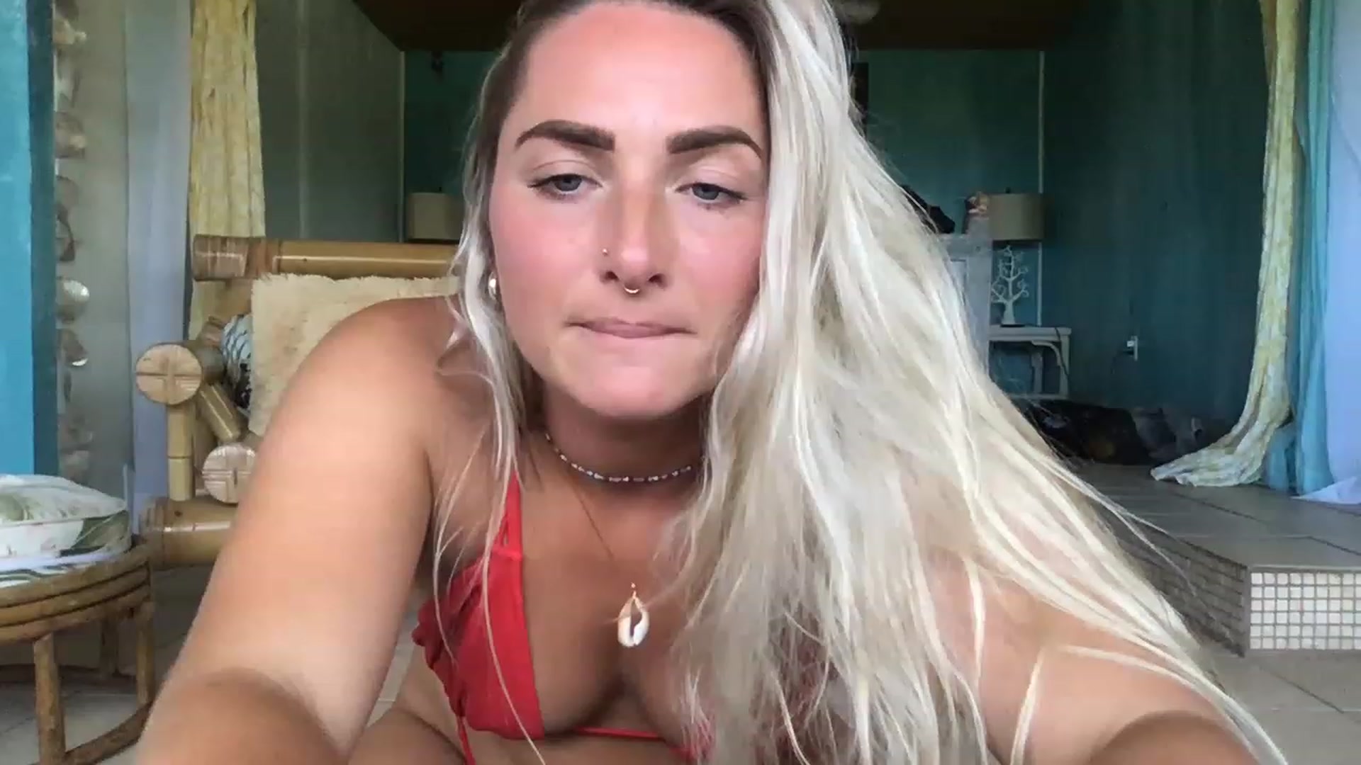 Gallery image thumbnail from OliviaQuinnn's myfreecams stream on, 05/08/2023, 23:38 image 4 of 20