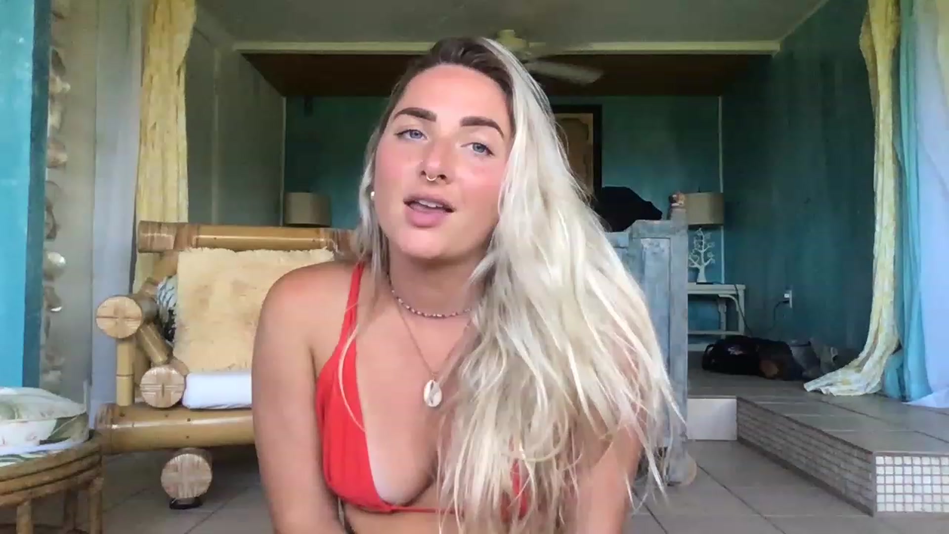 Gallery image thumbnail from OliviaQuinnn's myfreecams stream on, 05/08/2023, 23:38 image 16 of 20