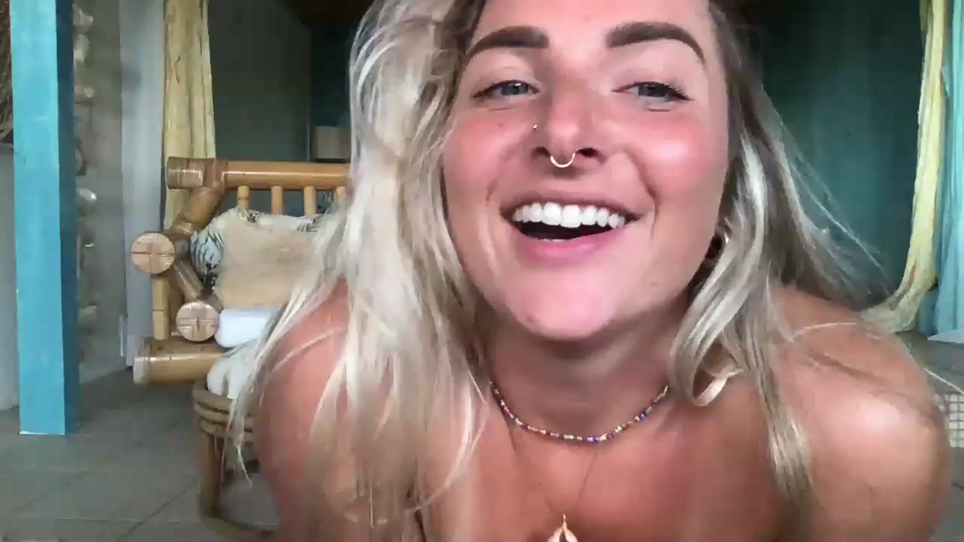 Gallery image thumbnail from OliviaQuinnn's myfreecams stream on, 05/09/2023, 05:01 image 3 of 20