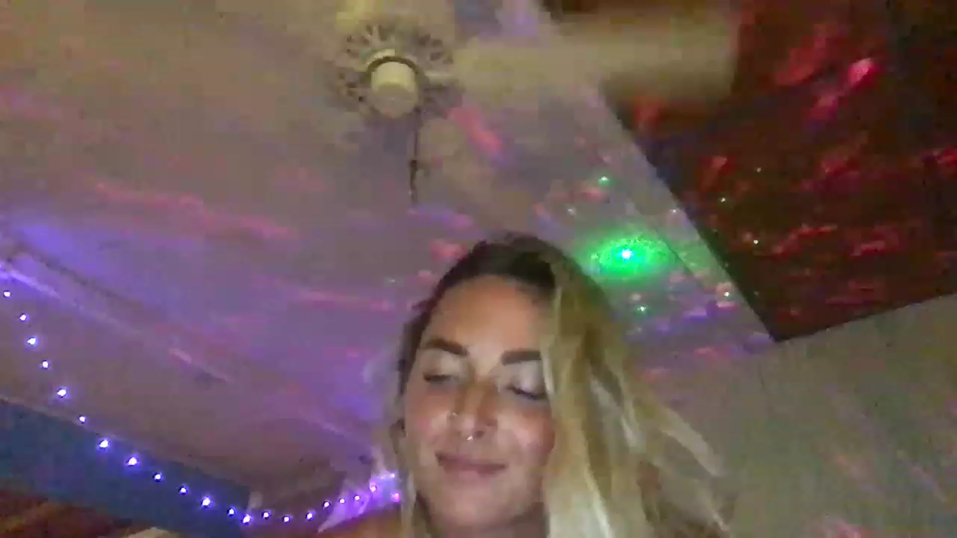 Gallery image thumbnail from OliviaQuinnn's myfreecams stream on, 05/09/2023, 07:49 image 6 of 20
