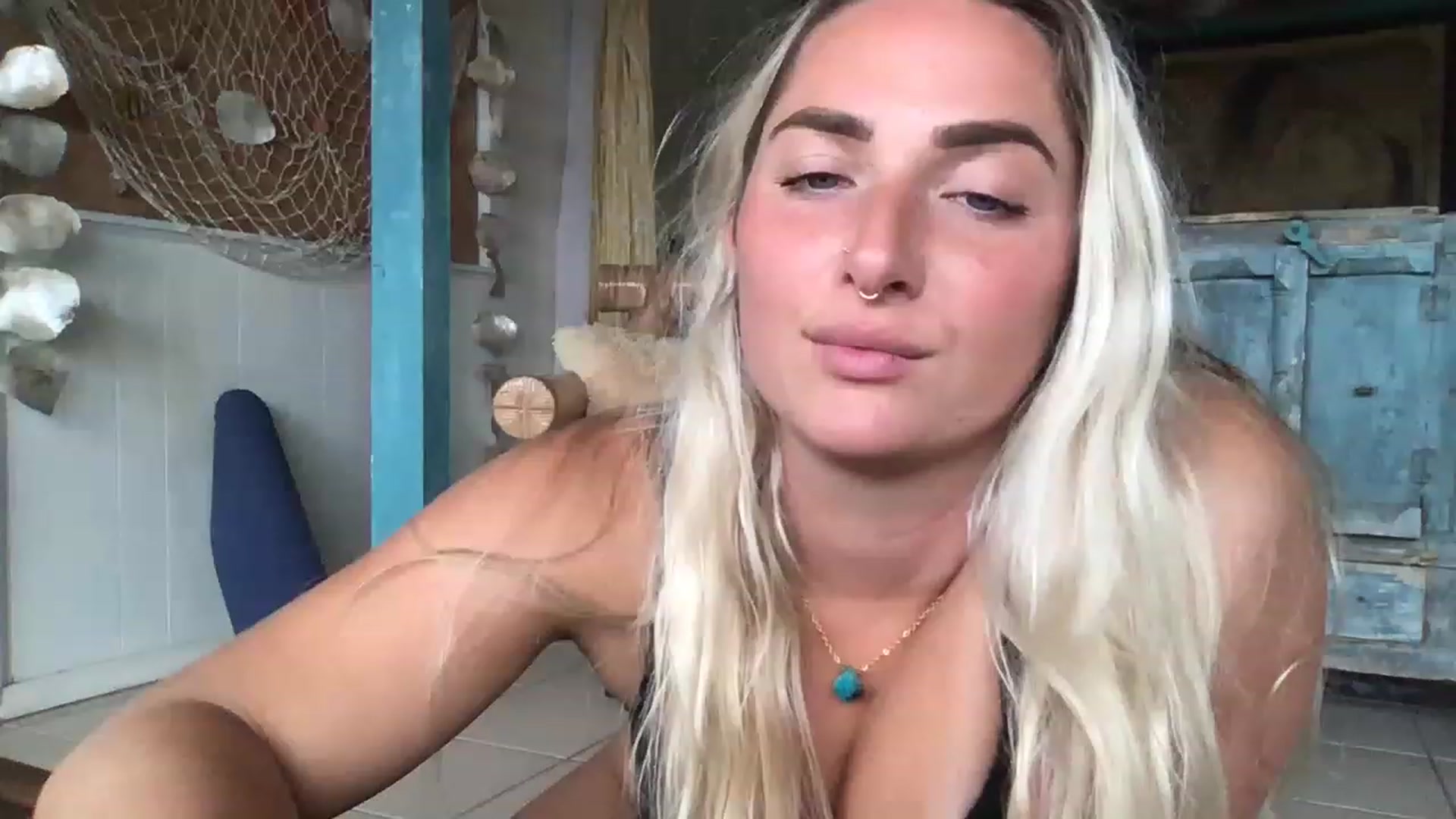 Gallery image thumbnail from OliviaQuinnn's myfreecams stream on, 05/18/2023, 22:55 image 19 of 20