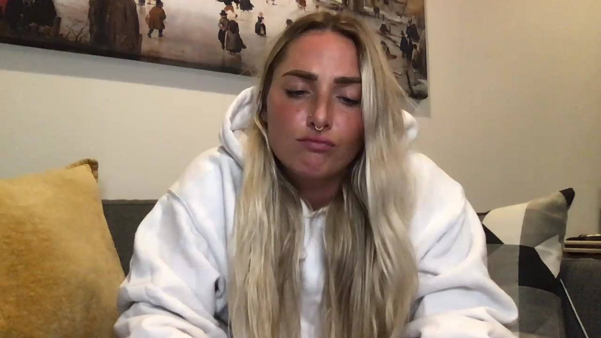 Gallery image thumbnail from OliviaQuinnn's myfreecams stream on, 06/10/2023, 04:42 image 19 of 20