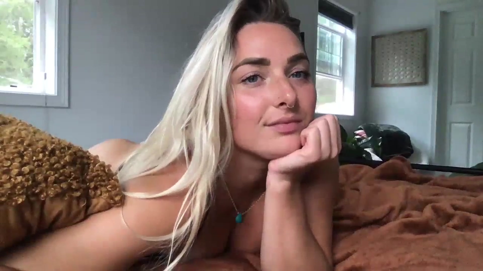 Gallery image thumbnail from OliviaQuinnn's myfreecams stream on, 06/13/2023, 22:59 image 6 of 20