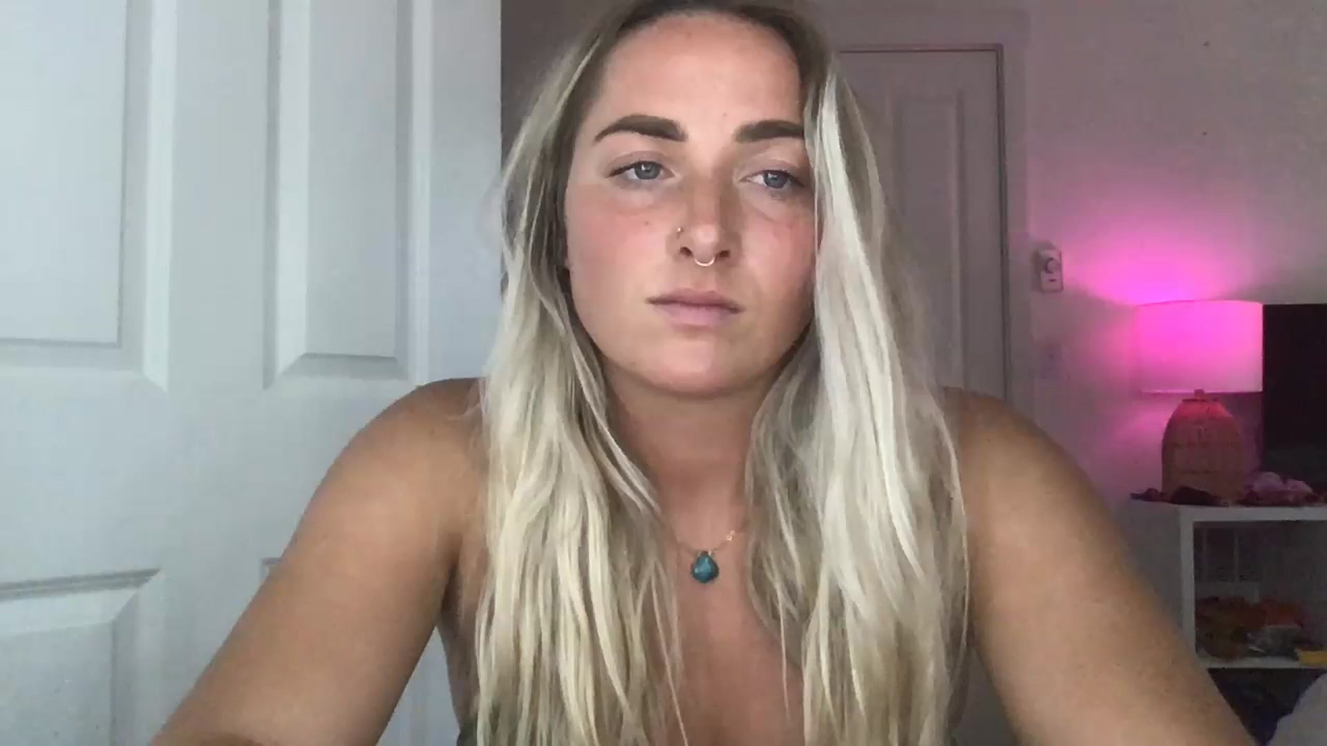 Gallery image thumbnail from OliviaQuinnn's myfreecams stream on, 07/06/2023, 01:28 image 16 of 20