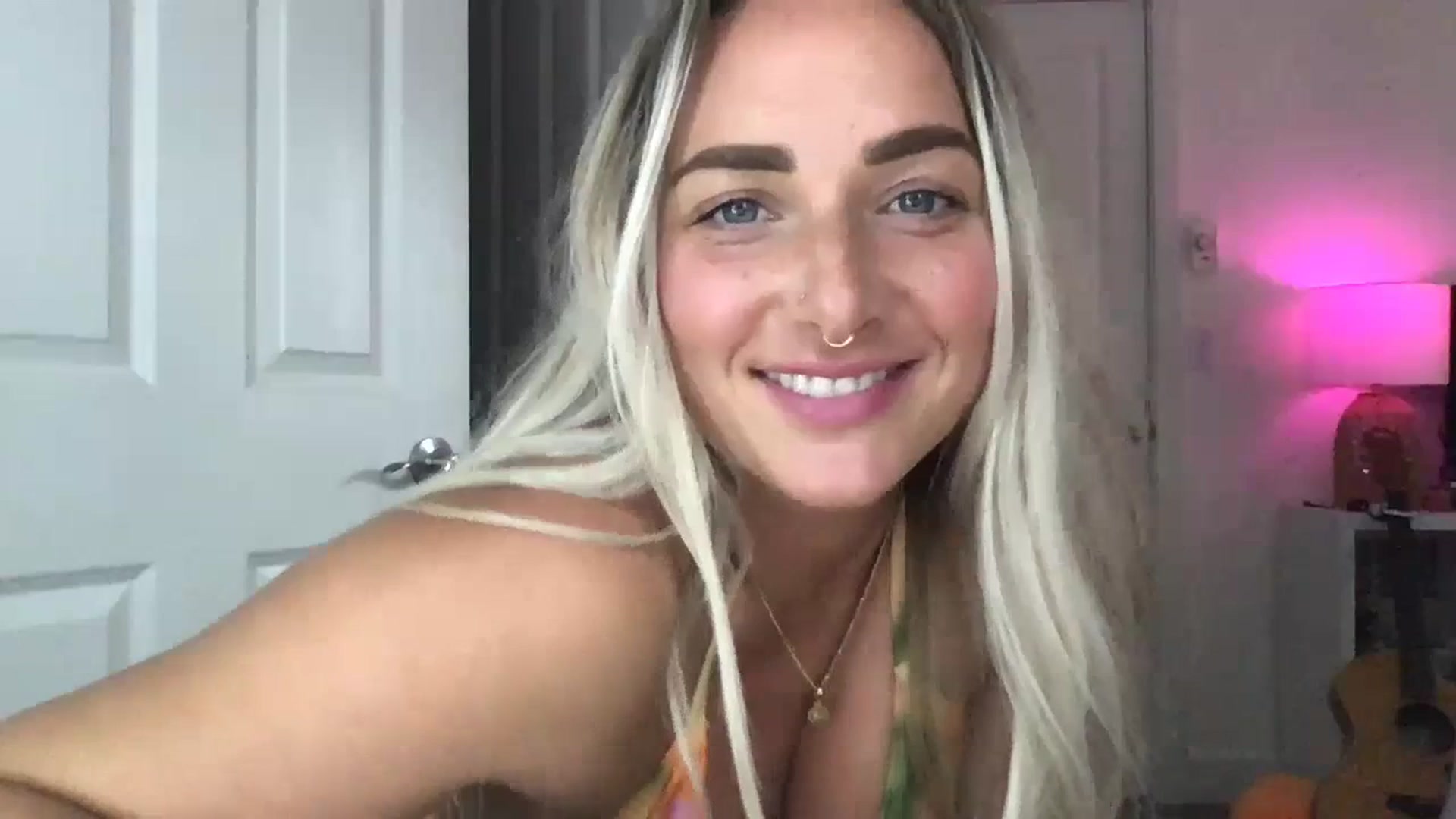 Gallery image thumbnail from OliviaQuinnn's myfreecams stream on, 07/18/2023, 01:33 image 12 of 20