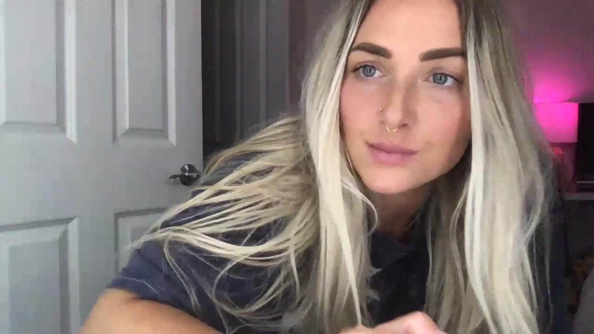 Gallery image thumbnail from OliviaQuinnn's myfreecams stream on, 07/18/2023, 03:59 image 11 of 20