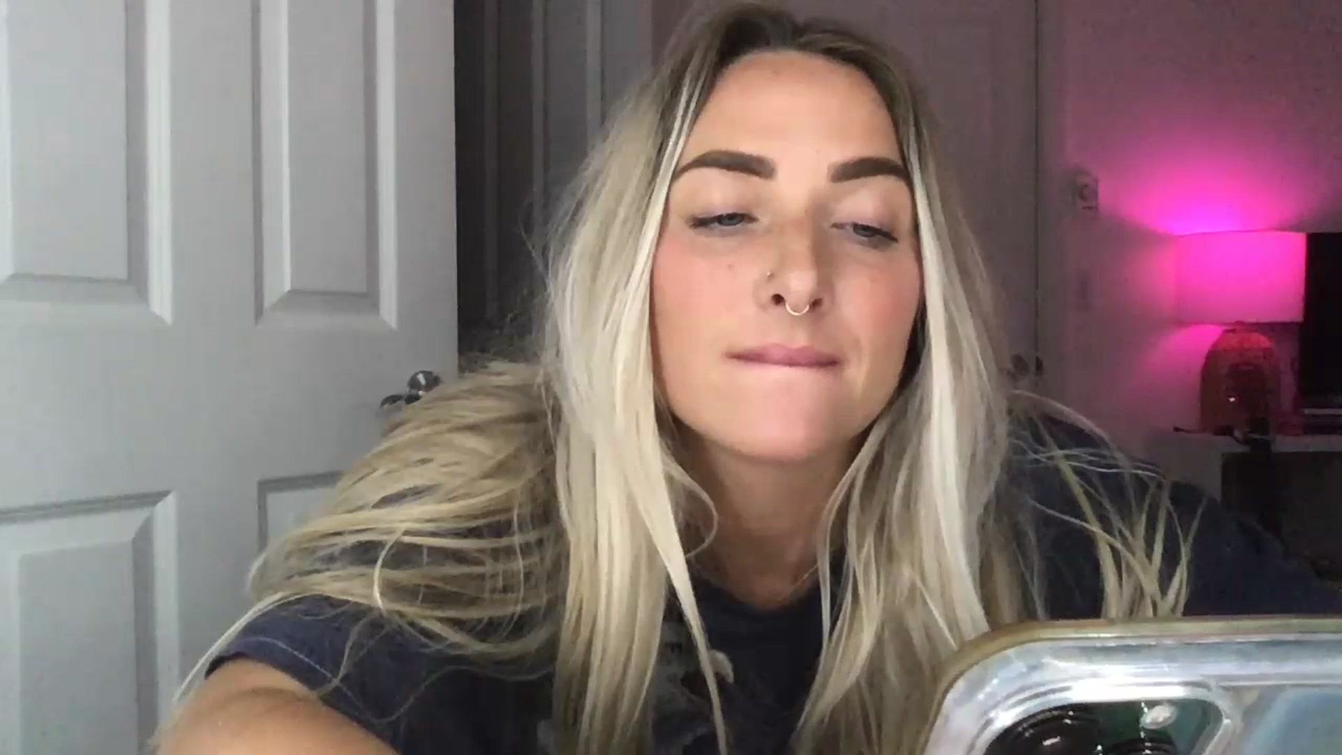 Gallery image thumbnail from OliviaQuinnn's myfreecams stream on, 07/18/2023, 03:59 image 10 of 20