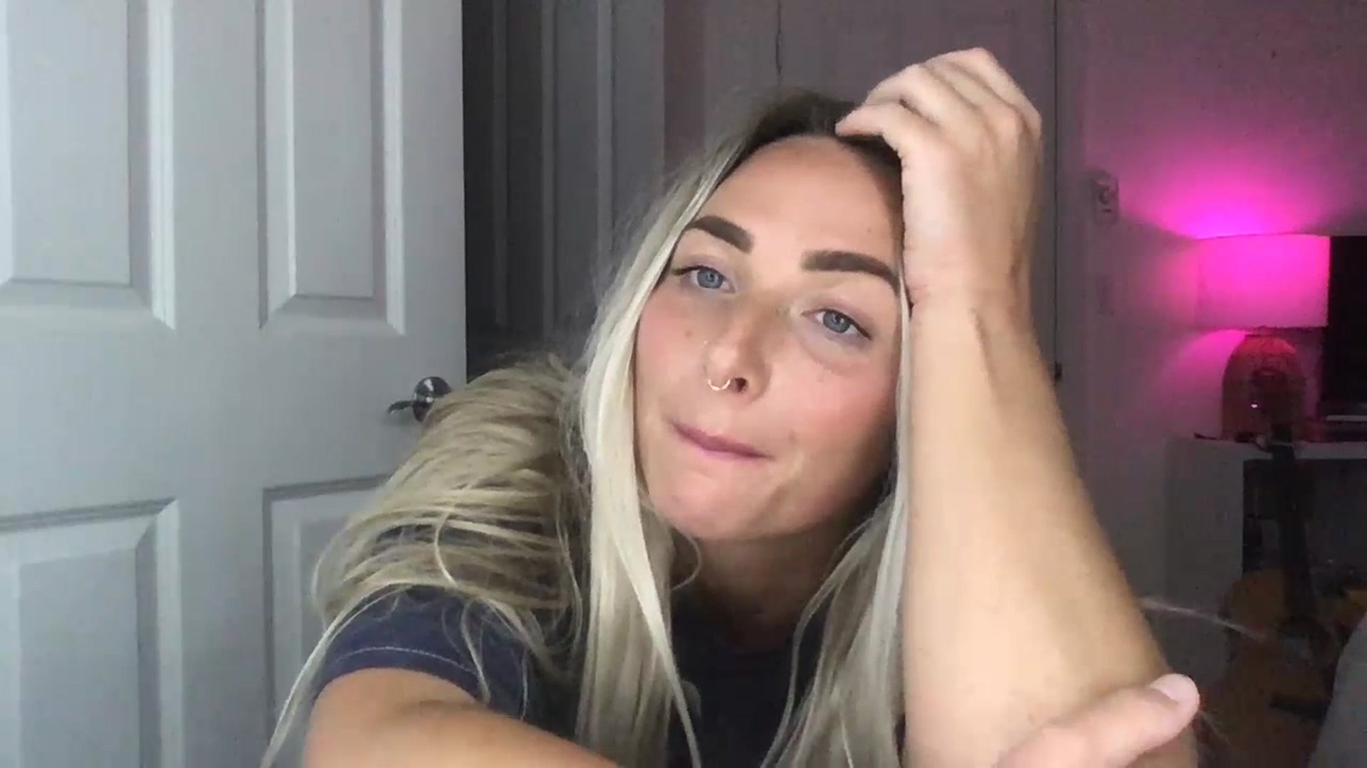 Gallery image thumbnail from OliviaQuinnn's myfreecams stream on, 07/18/2023, 03:59 image 9 of 20