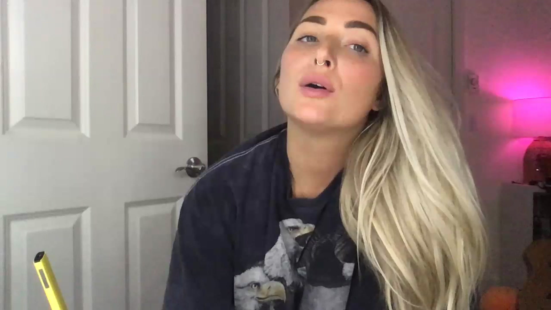 Gallery image thumbnail from OliviaQuinnn's myfreecams stream on, 07/18/2023, 03:59 image 7 of 20