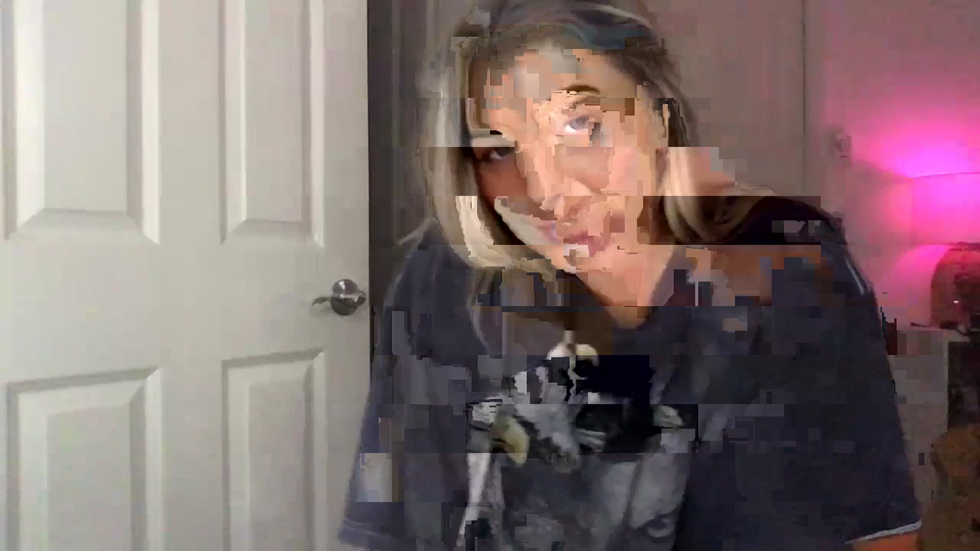 Gallery image thumbnail from OliviaQuinnn's myfreecams stream on, 07/18/2023, 03:59 image 8 of 20