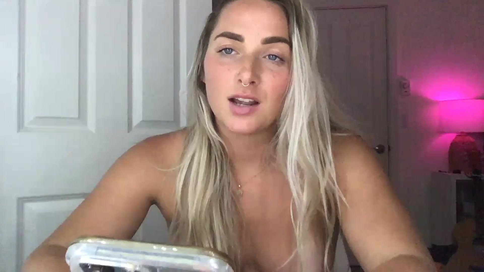 Gallery image thumbnail from OliviaQuinnn's myfreecams stream on, 07/18/2023, 05:48 image 13 of 20