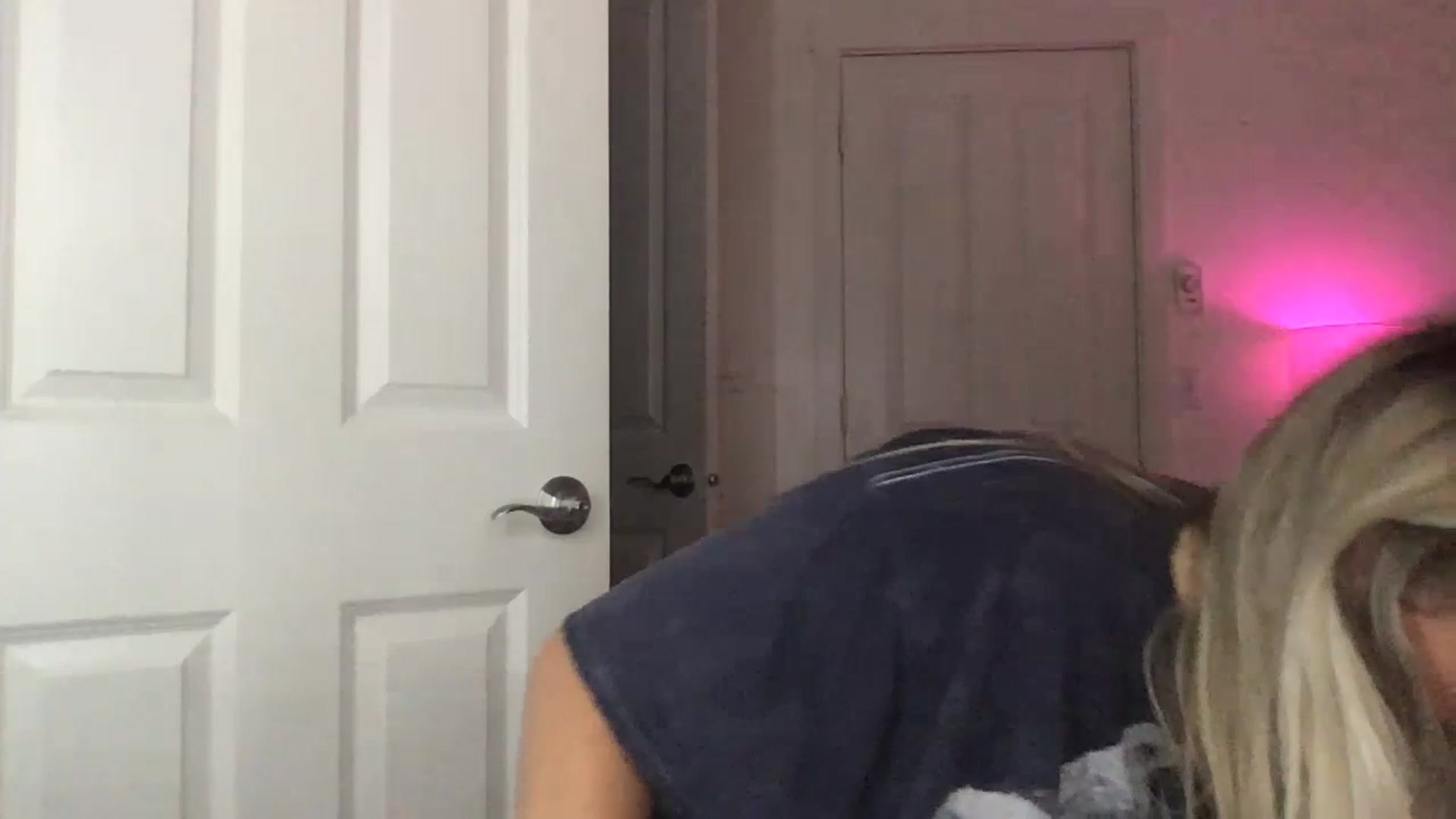 Gallery image thumbnail from OliviaQuinnn's myfreecams stream on, 07/18/2023, 05:48 image 4 of 20