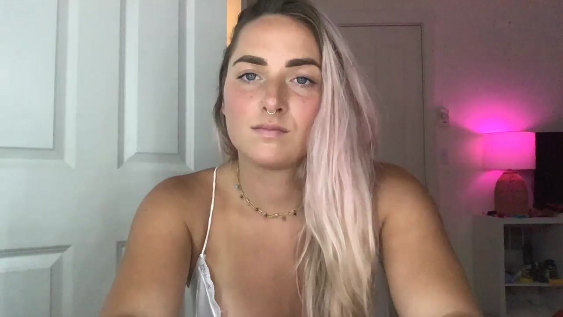 Gallery image thumbnail from OliviaQuinnn's myfreecams stream on, 07/26/2023, 03:52 image 20 of 20