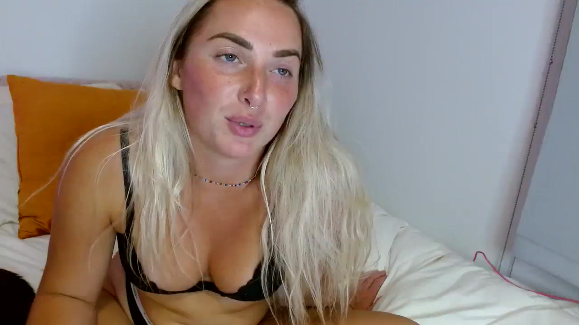 Gallery image thumbnail from OliviaQuinnn's myfreecams stream on, 08/04/2023, 06:48 image 8 of 20