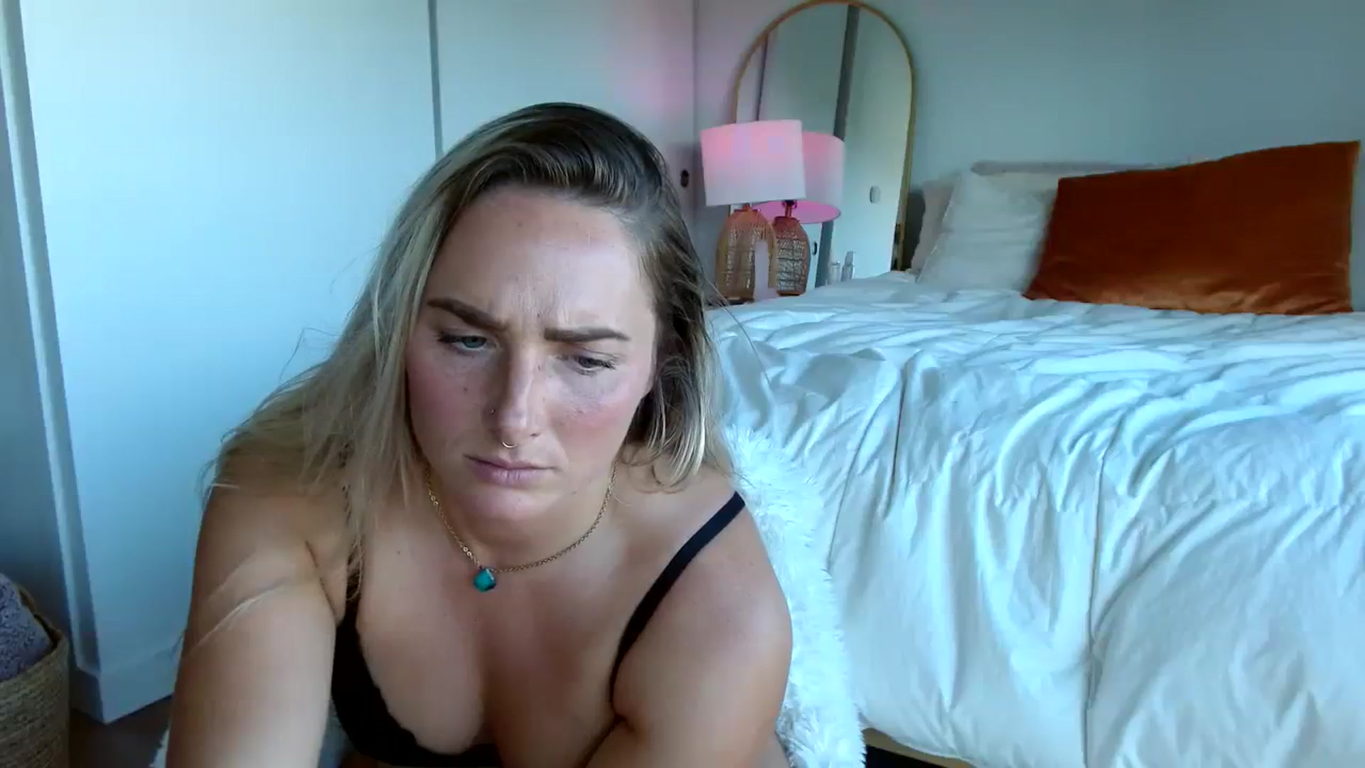 Gallery image thumbnail from OliviaQuinnn's myfreecams stream on, 08/05/2023, 24:45 image 13 of 20