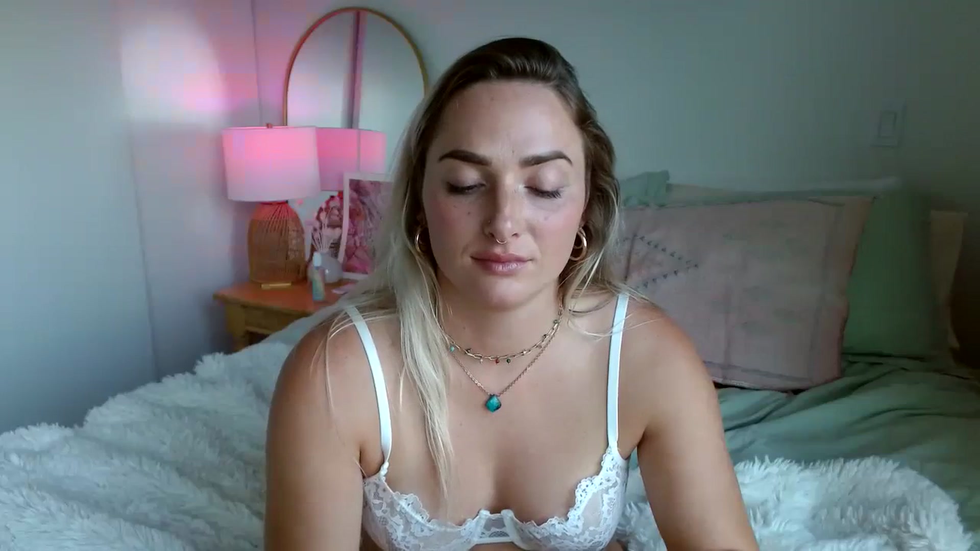 Gallery image thumbnail from OliviaQuinnn's myfreecams stream on, 08/22/2023, 02:25 image 12 of 20