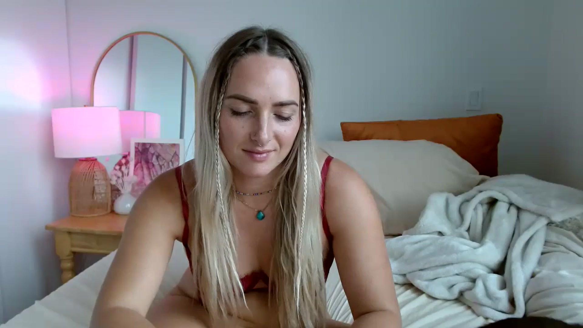 Gallery image thumbnail from OliviaQuinnn's myfreecams stream on, 08/24/2023, 02:03 image 12 of 20