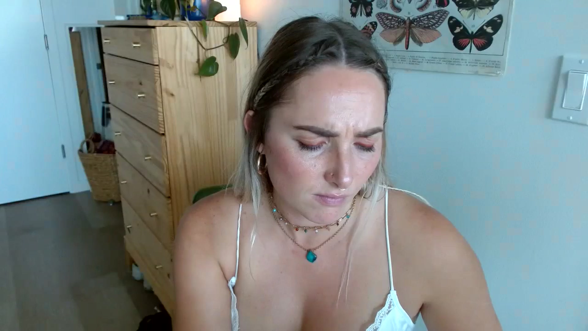 Gallery image thumbnail from OliviaQuinnn's myfreecams stream on, 08/24/2023, 23:23 image 12 of 20