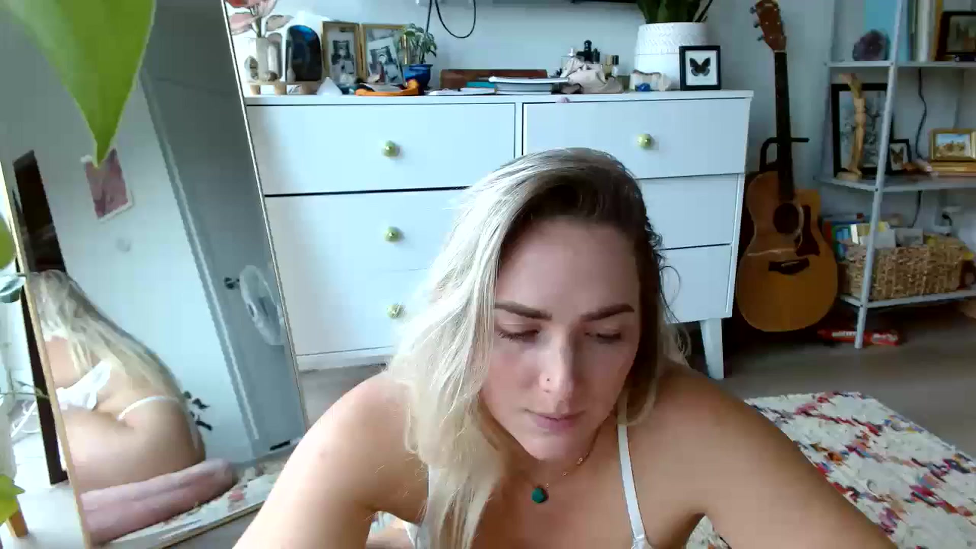 Gallery image thumbnail from OliviaQuinnn's myfreecams stream on, 09/07/2023, 22:41 image 17 of 20