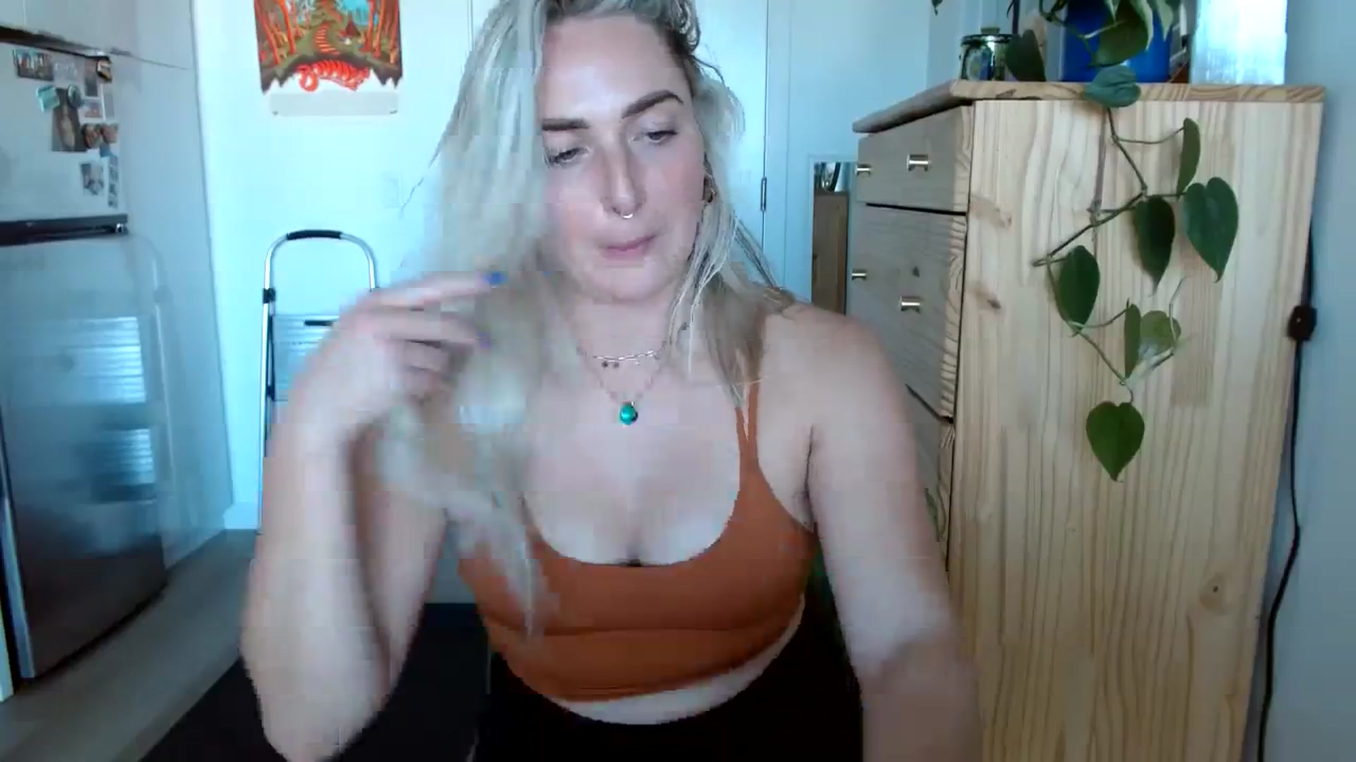 Gallery image thumbnail from OliviaQuinnn's myfreecams stream on, 09/16/2023, 01:34 image 5 of 20