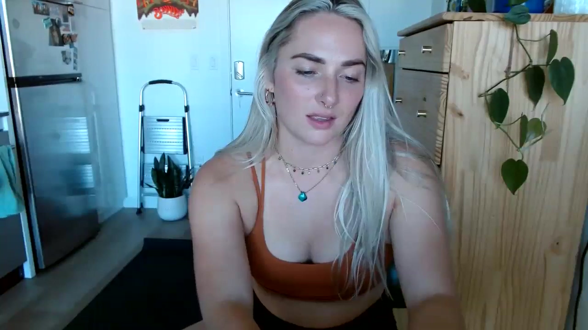 Gallery image thumbnail from OliviaQuinnn's myfreecams stream on, 09/16/2023, 01:34 image 8 of 20