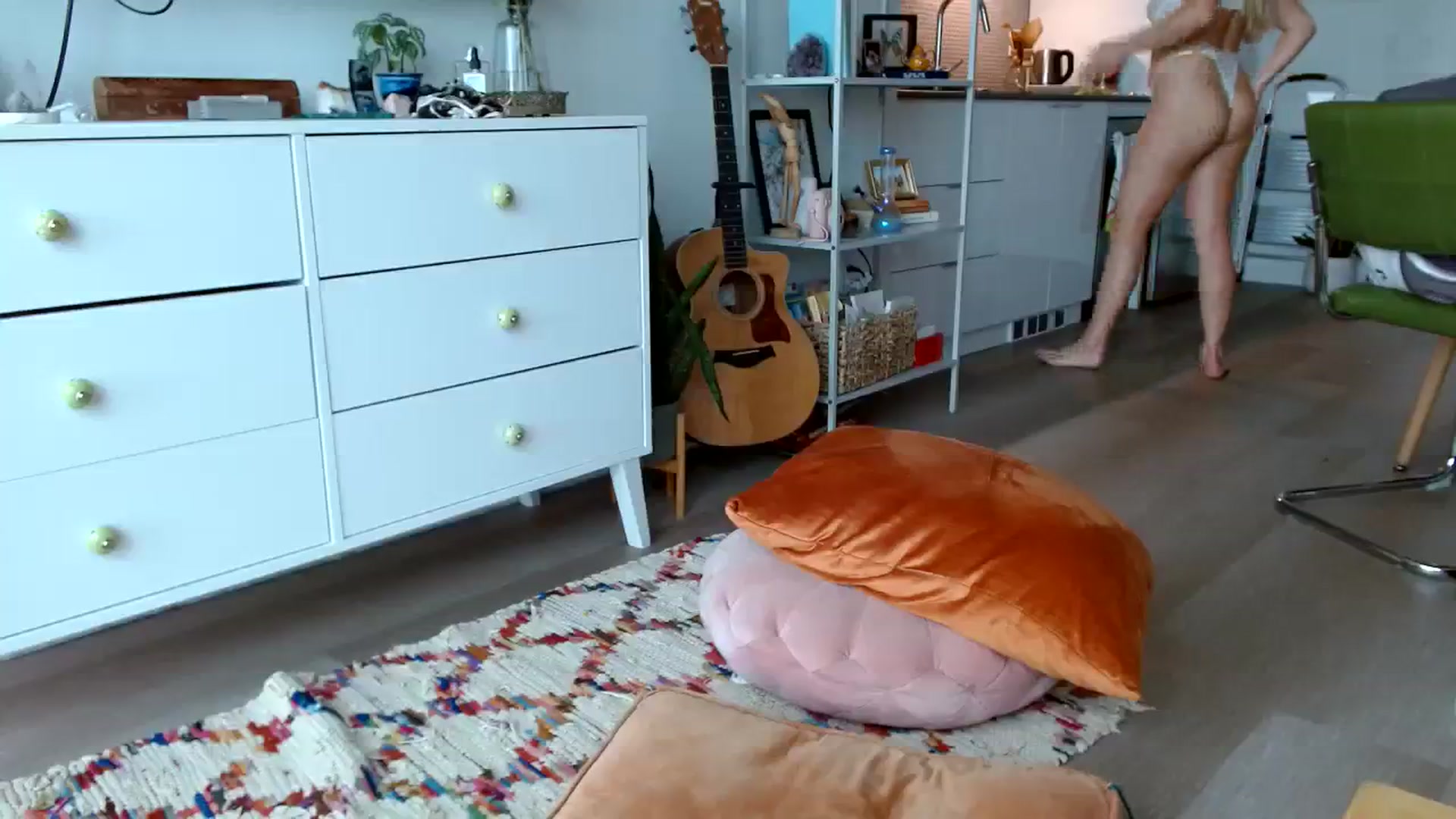 Gallery image thumbnail from OliviaQuinnn's myfreecams stream on, 09/27/2023, 23:20 image 12 of 20