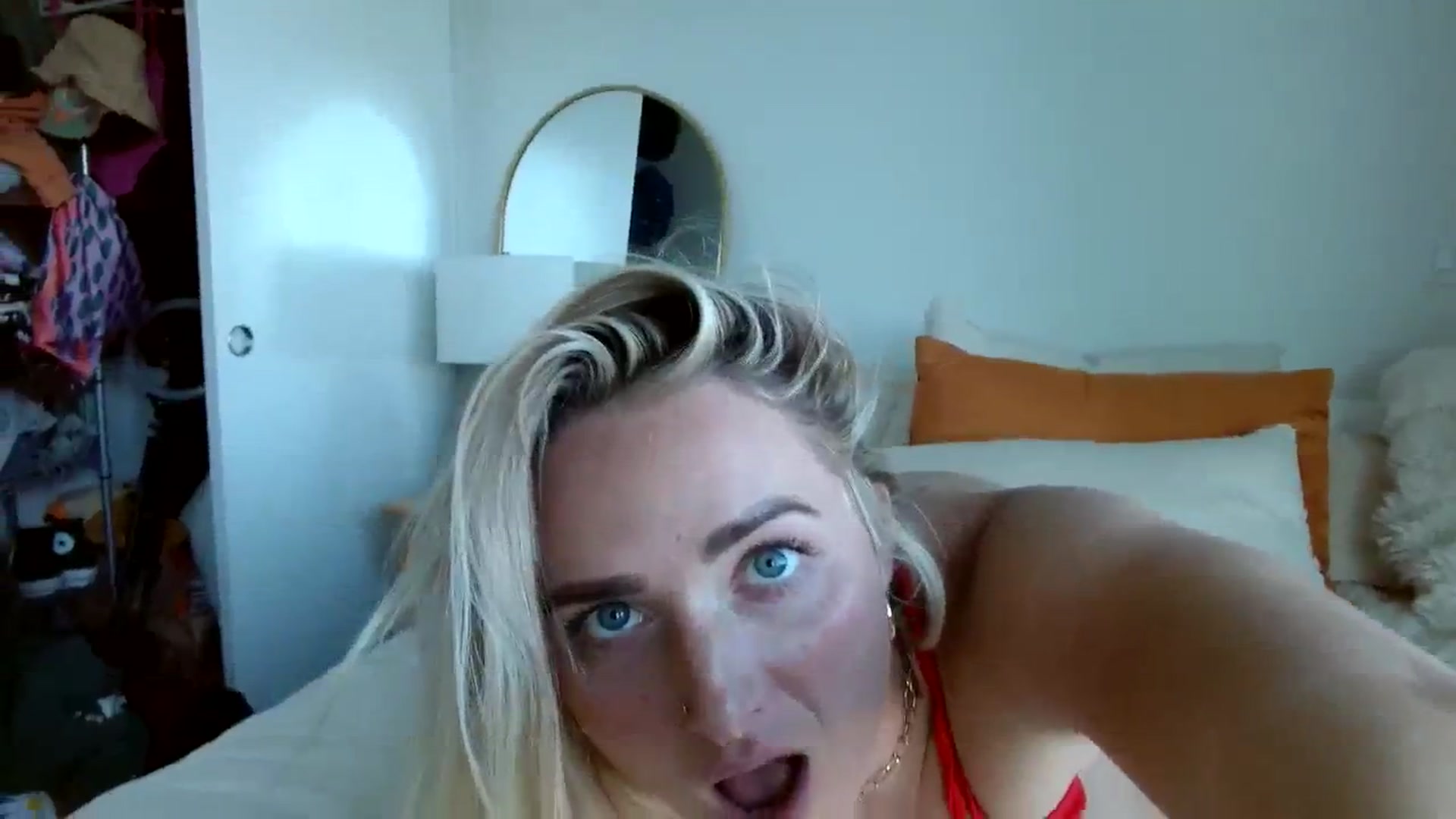 Gallery image thumbnail from OliviaQuinnn's myfreecams stream on, 09/30/2023, 24:01 image 19 of 20