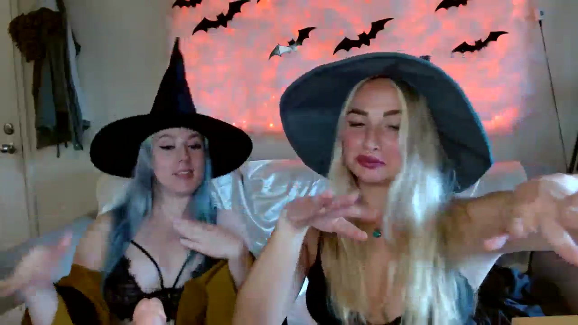 Gallery image thumbnail from OliviaQuinnn's myfreecams stream on, 10/13/2023, 22:49 image 13 of 20