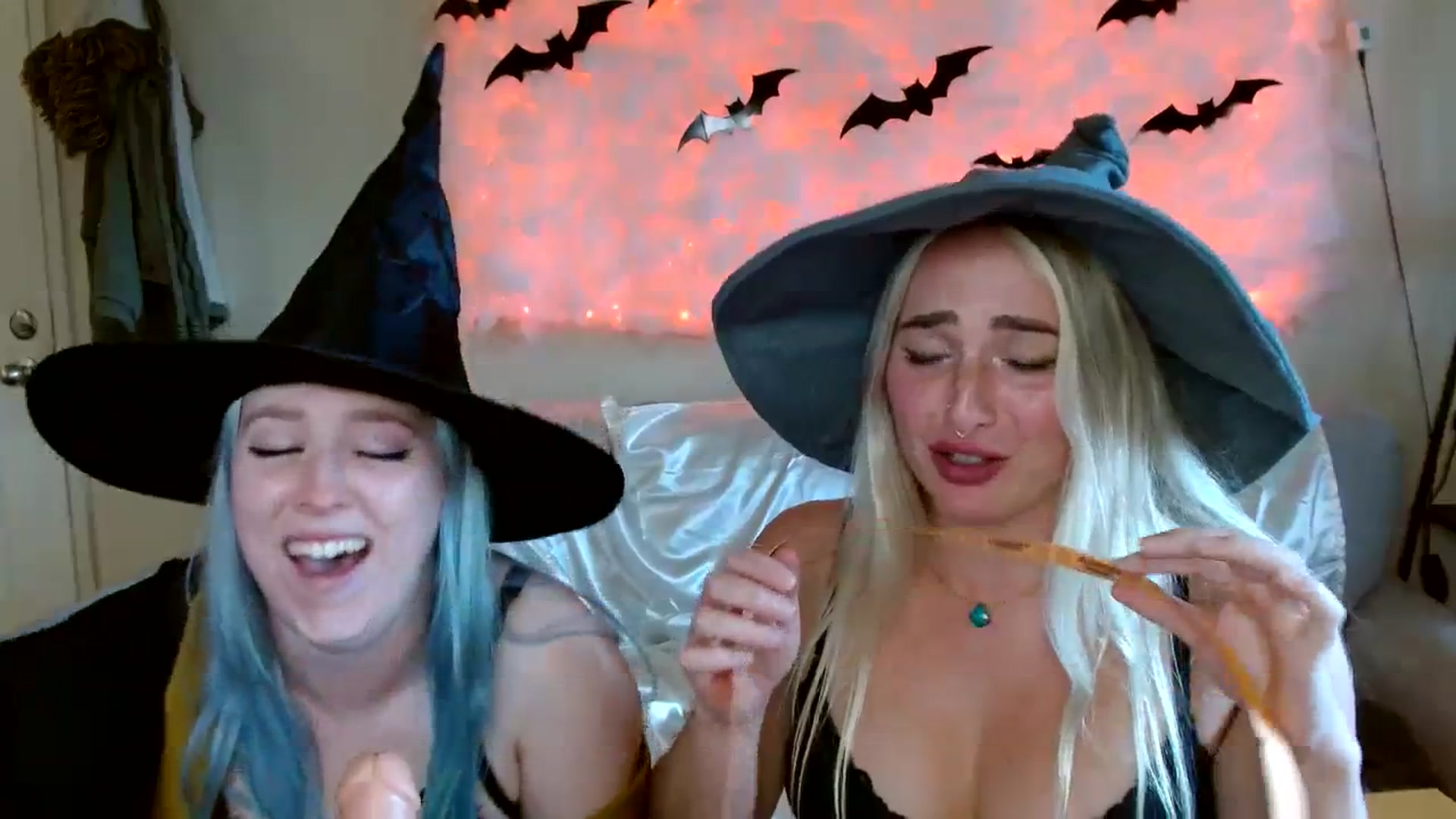 Gallery image thumbnail from OliviaQuinnn's myfreecams stream on, 10/13/2023, 22:49 image 15 of 20