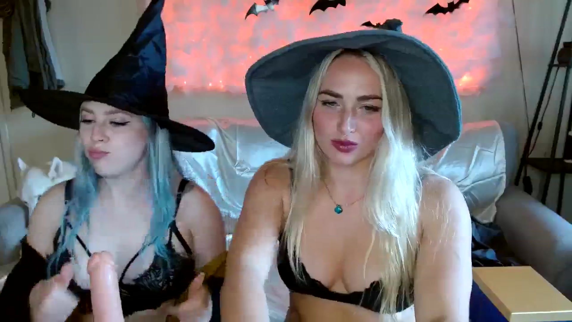 Gallery image thumbnail from OliviaQuinnn's myfreecams stream on, 10/13/2023, 22:49 image 7 of 20