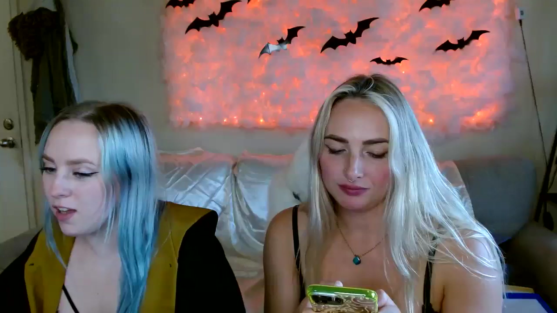 Gallery image thumbnail from OliviaQuinnn's myfreecams stream on, 10/13/2023, 23:37 image 11 of 20