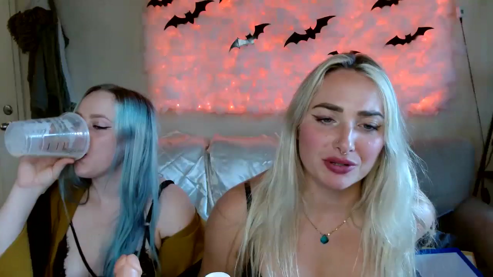 Gallery image thumbnail from OliviaQuinnn's myfreecams stream on, 10/13/2023, 23:37 image 3 of 20