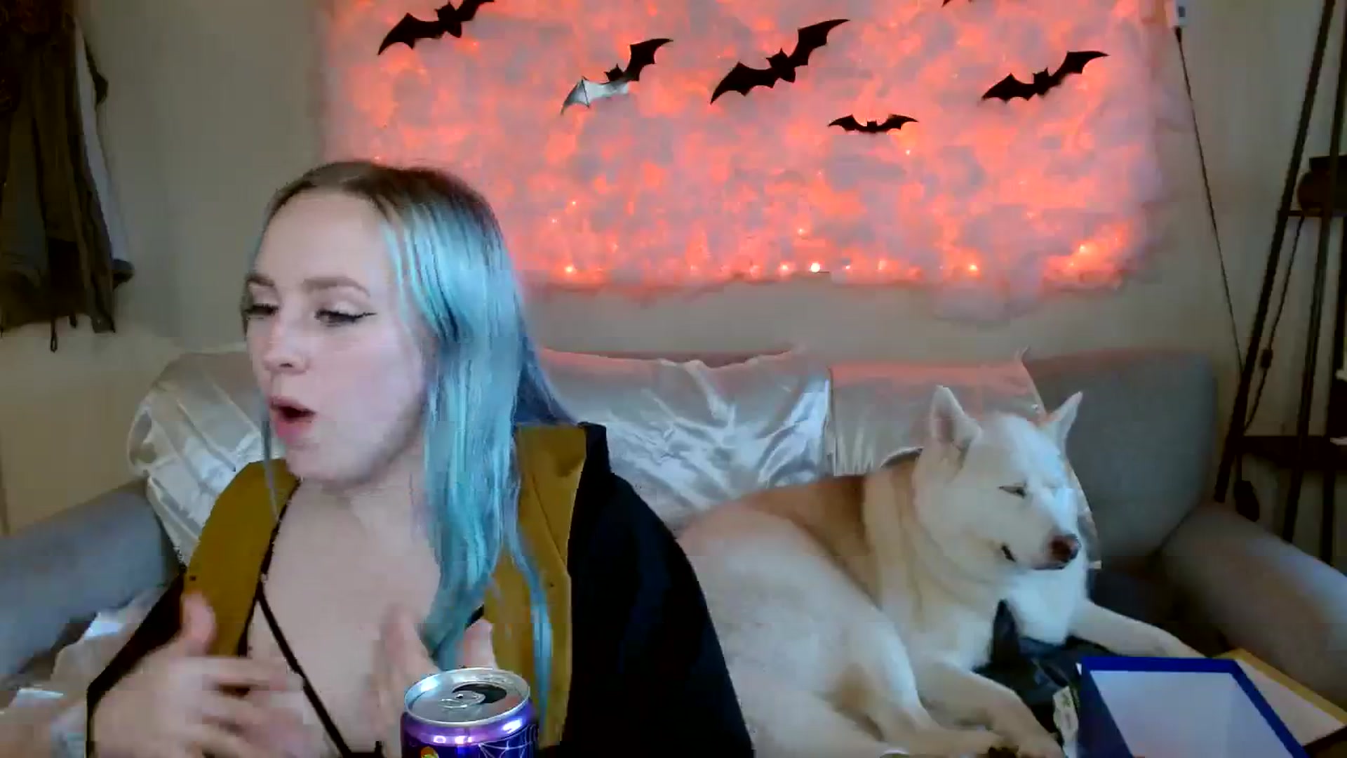 Gallery image thumbnail from OliviaQuinnn's myfreecams stream on, 10/13/2023, 23:37 image 15 of 20