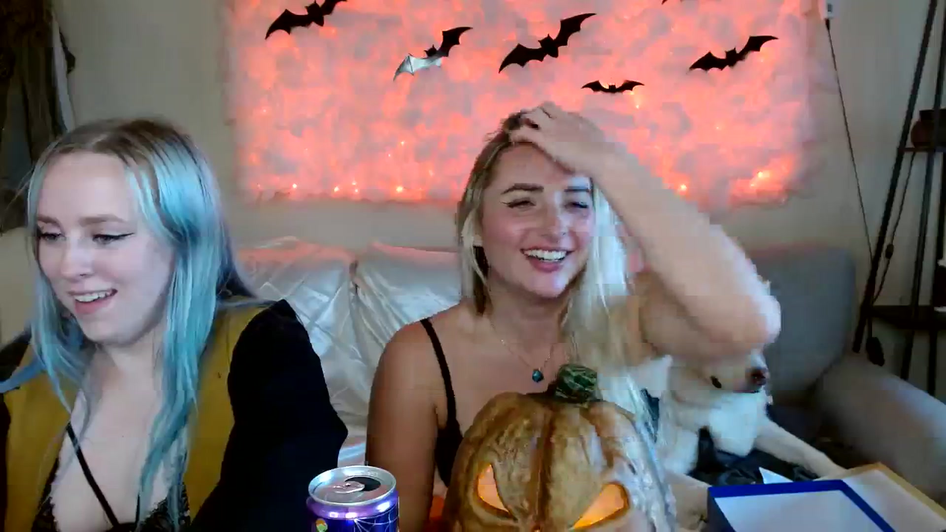 Gallery image thumbnail from OliviaQuinnn's myfreecams stream on, 10/13/2023, 23:37 image 17 of 20