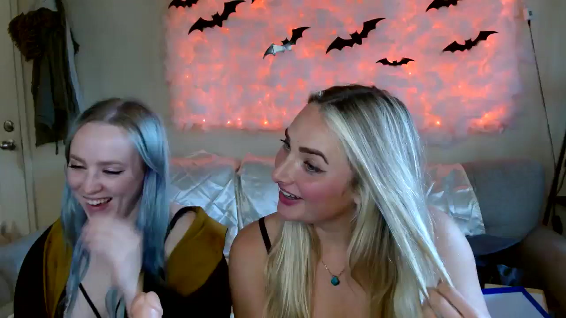 Gallery image thumbnail from OliviaQuinnn's myfreecams stream on, 10/13/2023, 23:37 image 5 of 20