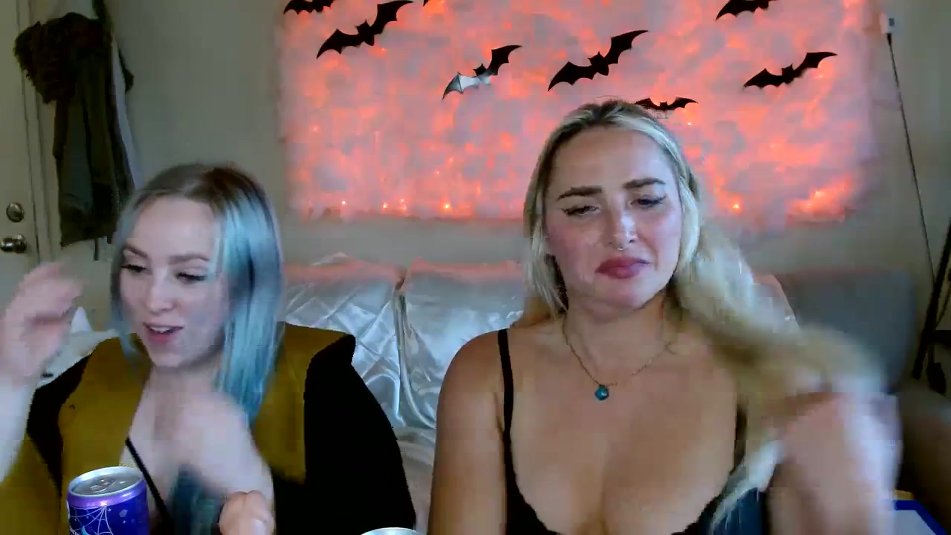 Gallery image thumbnail from OliviaQuinnn's myfreecams stream on, 10/13/2023, 23:37 image 10 of 20