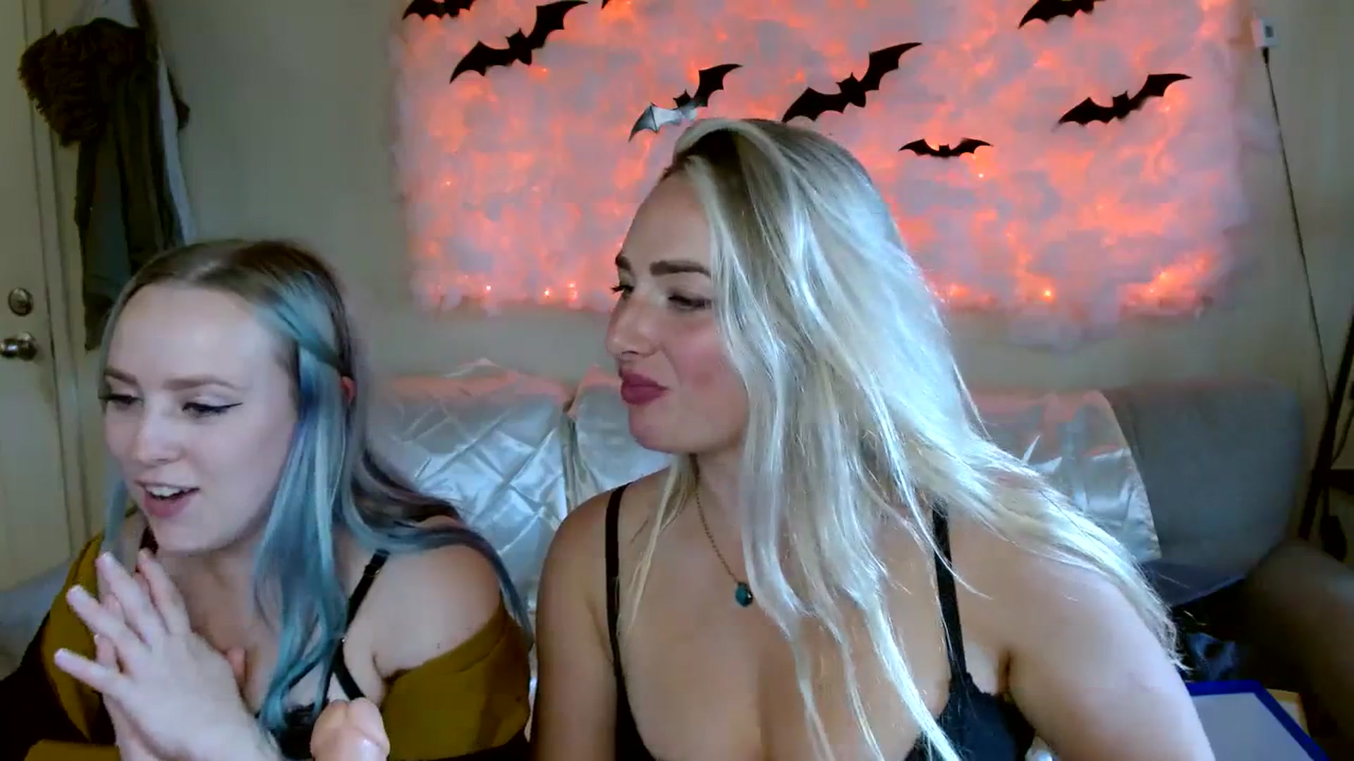 Gallery image thumbnail from OliviaQuinnn's myfreecams stream on, 10/13/2023, 23:37 image 2 of 20