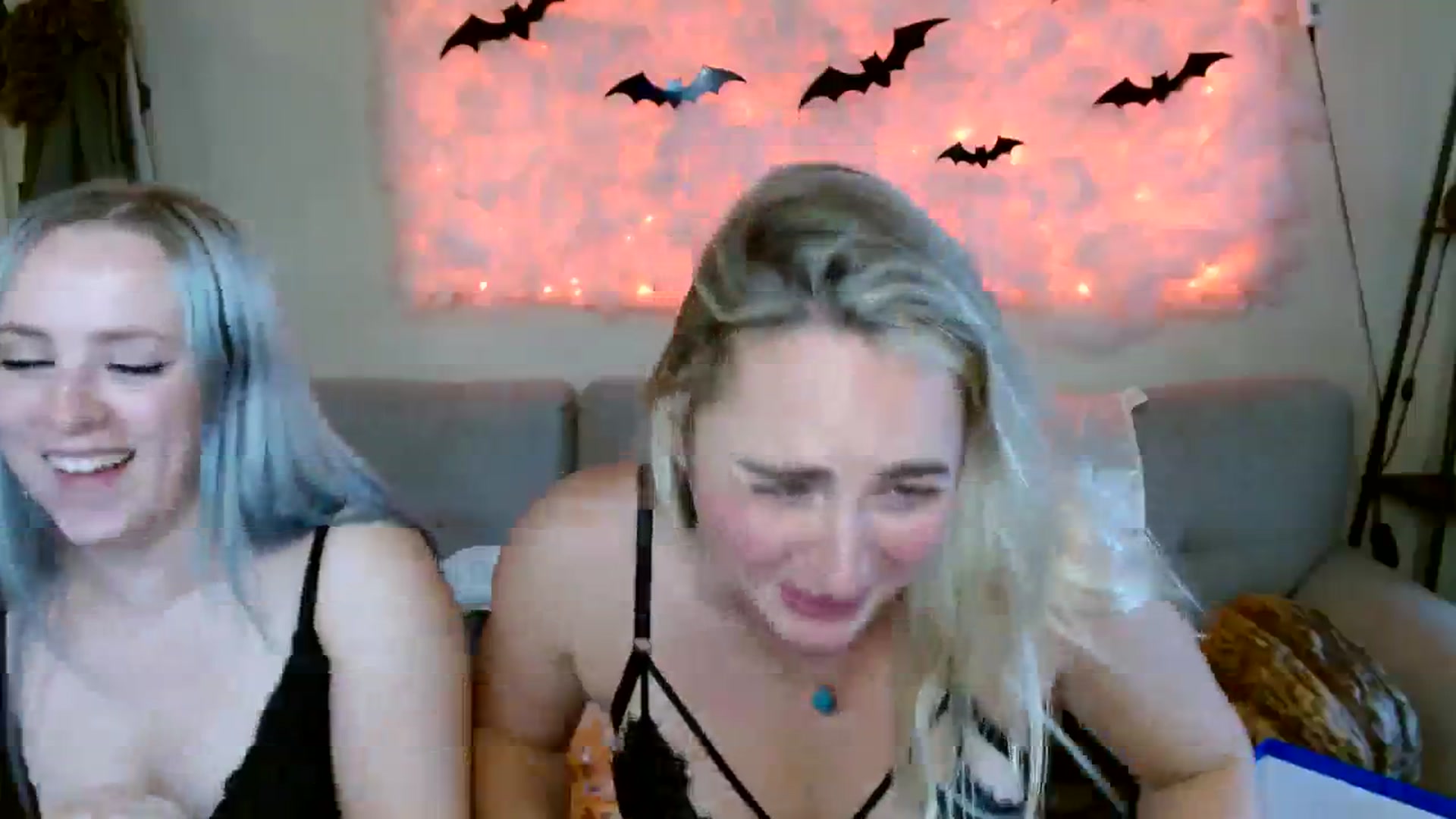 Gallery image thumbnail from OliviaQuinnn's myfreecams stream on, 10/14/2023, 24:32 image 9 of 20