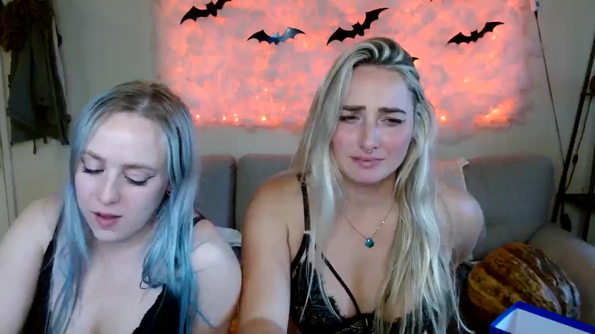 Gallery image thumbnail from OliviaQuinnn's myfreecams stream on, 10/14/2023, 24:32 image 10 of 20