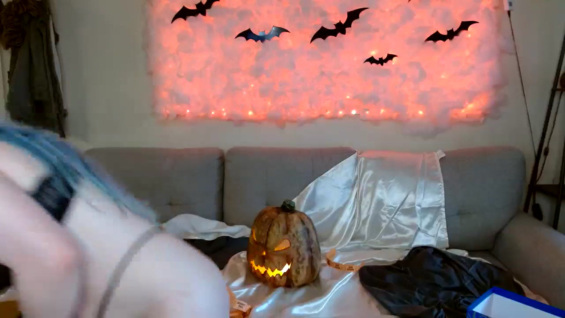 Gallery image thumbnail from OliviaQuinnn's myfreecams stream on, 10/14/2023, 24:32 image 12 of 20
