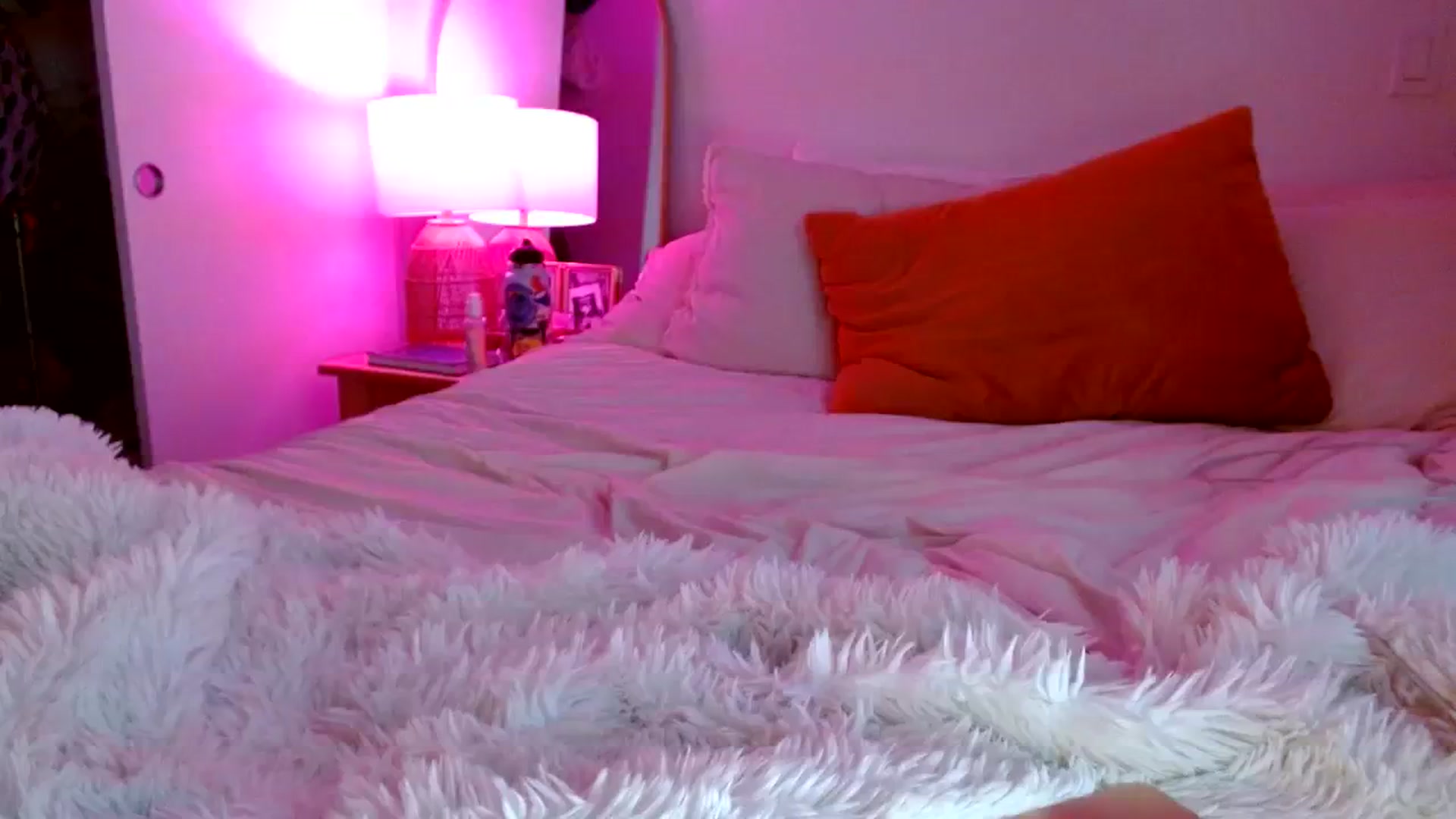 Gallery image thumbnail from OliviaQuinnn's myfreecams stream on, 10/17/2023, 01:59 image 16 of 20