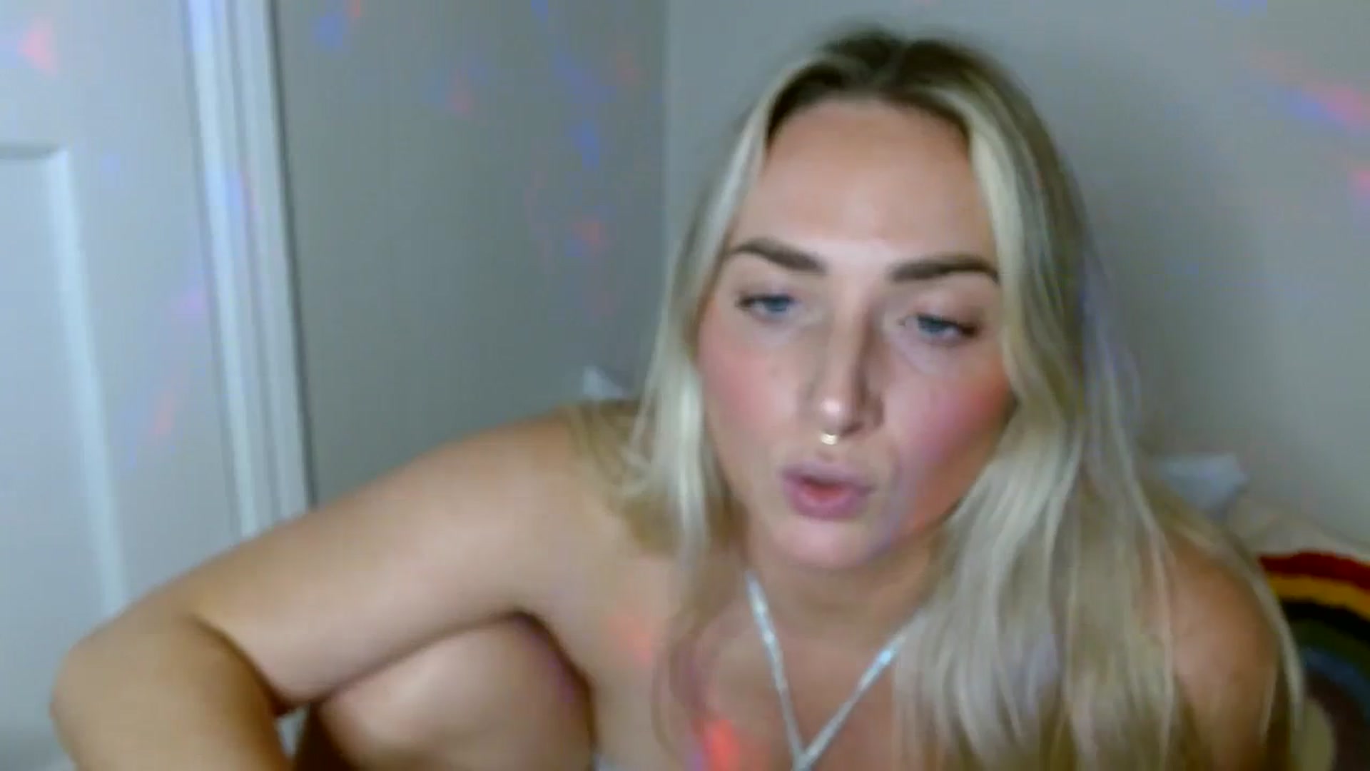 Gallery image thumbnail from OliviaQuinnn's myfreecams stream on, 12/03/2023, 01:19 image 11 of 20