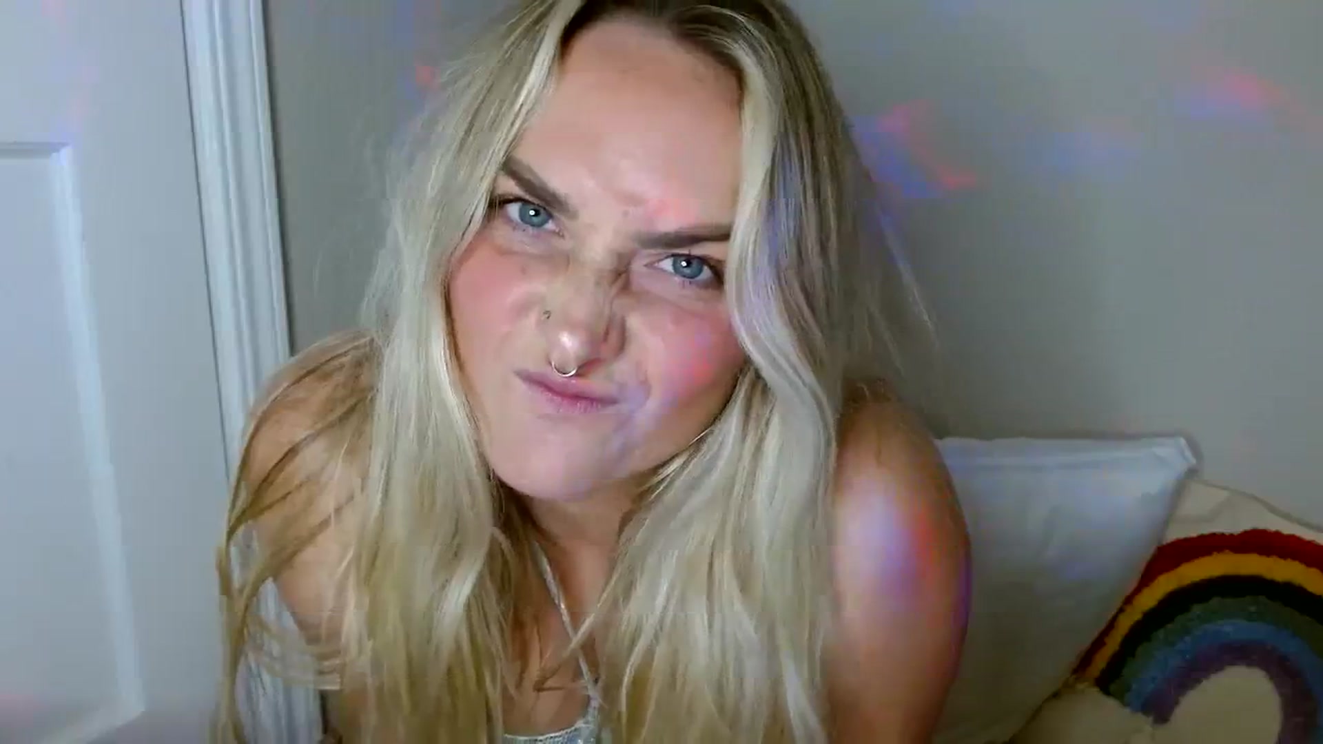 Gallery image thumbnail from OliviaQuinnn's myfreecams stream on, 12/03/2023, 01:19 image 19 of 20