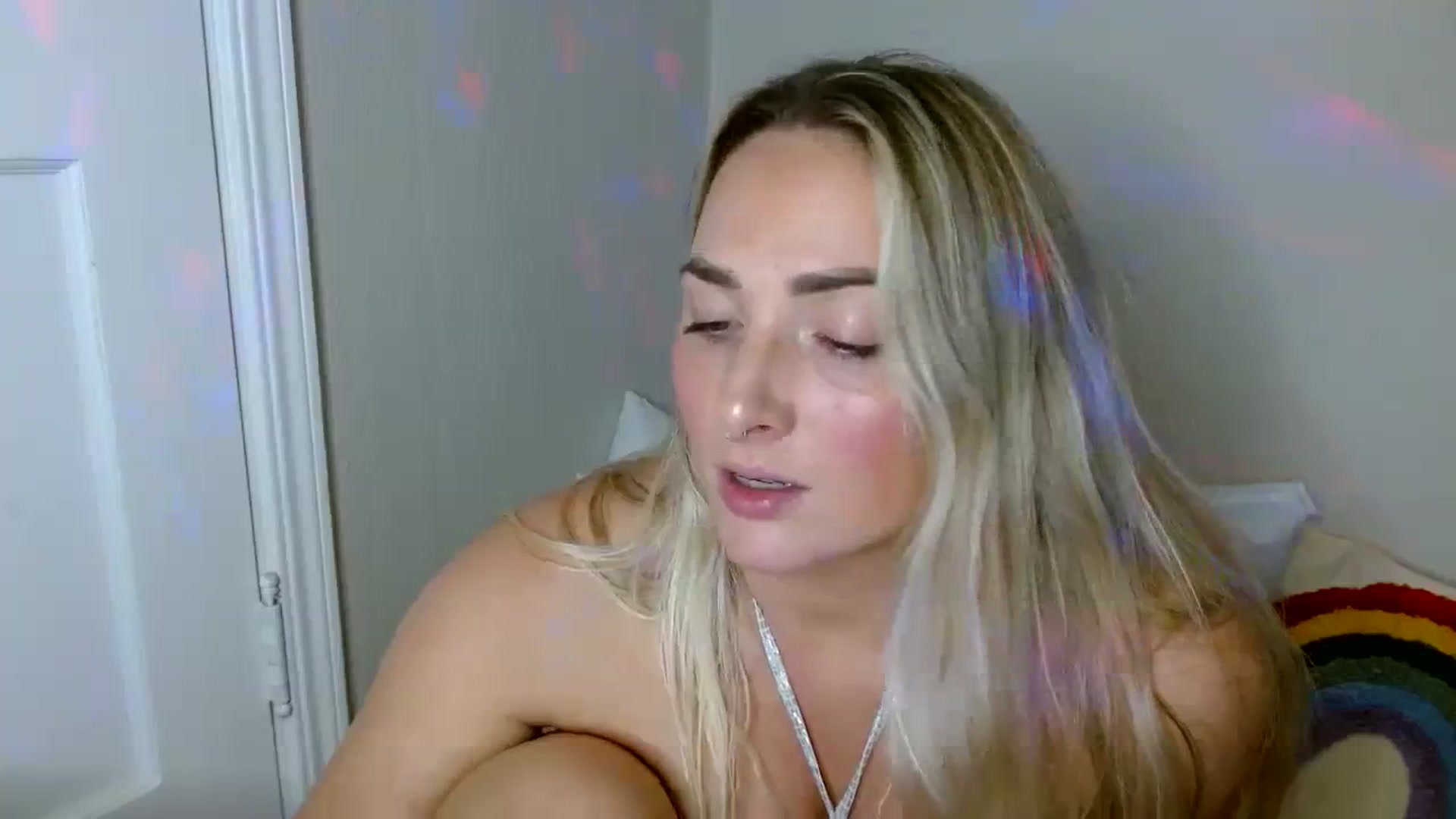 Gallery image thumbnail from OliviaQuinnn's myfreecams stream on, 12/03/2023, 01:19 image 14 of 20