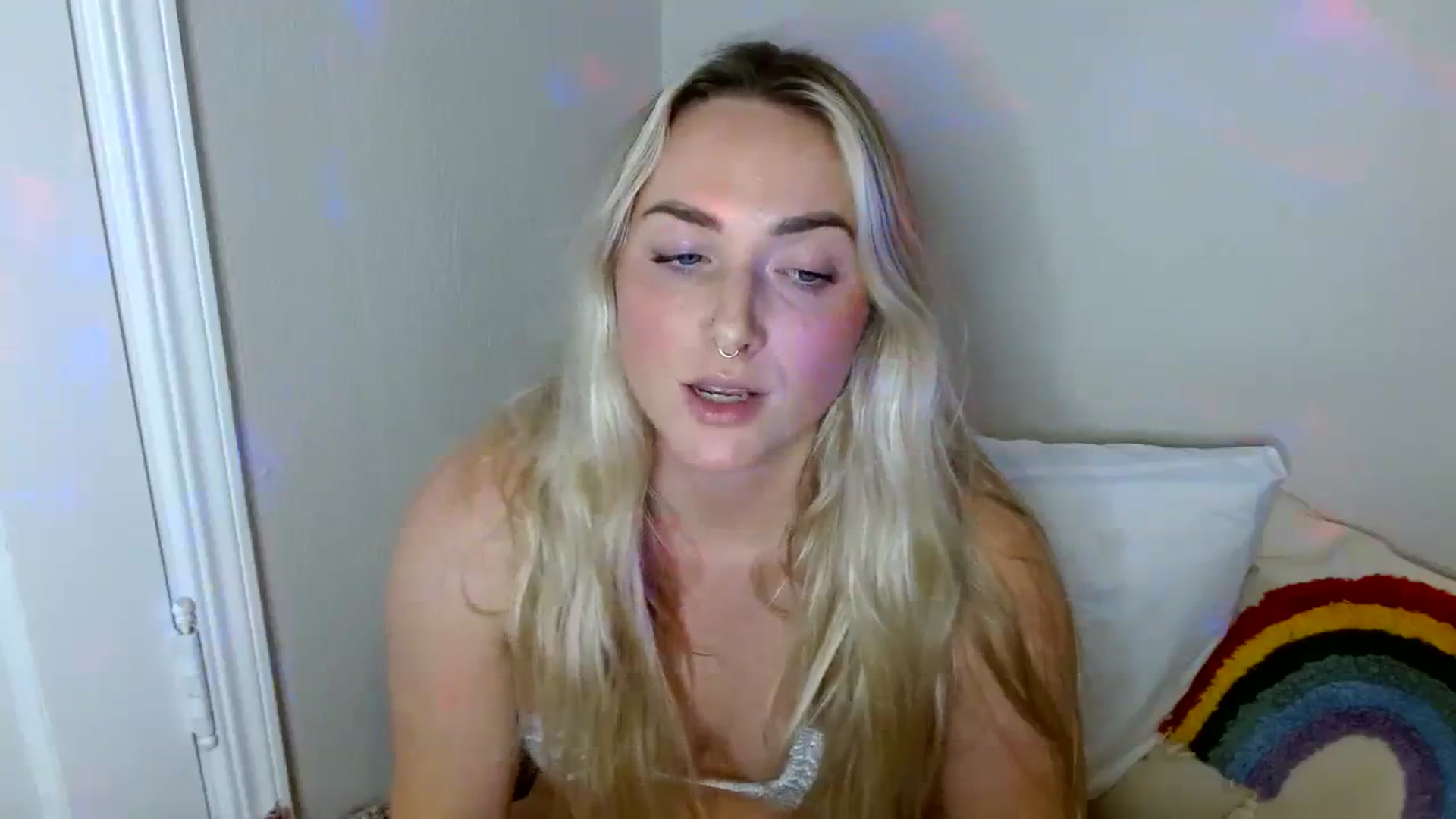Gallery image thumbnail from OliviaQuinnn's myfreecams stream on, 12/03/2023, 02:32 image 15 of 20