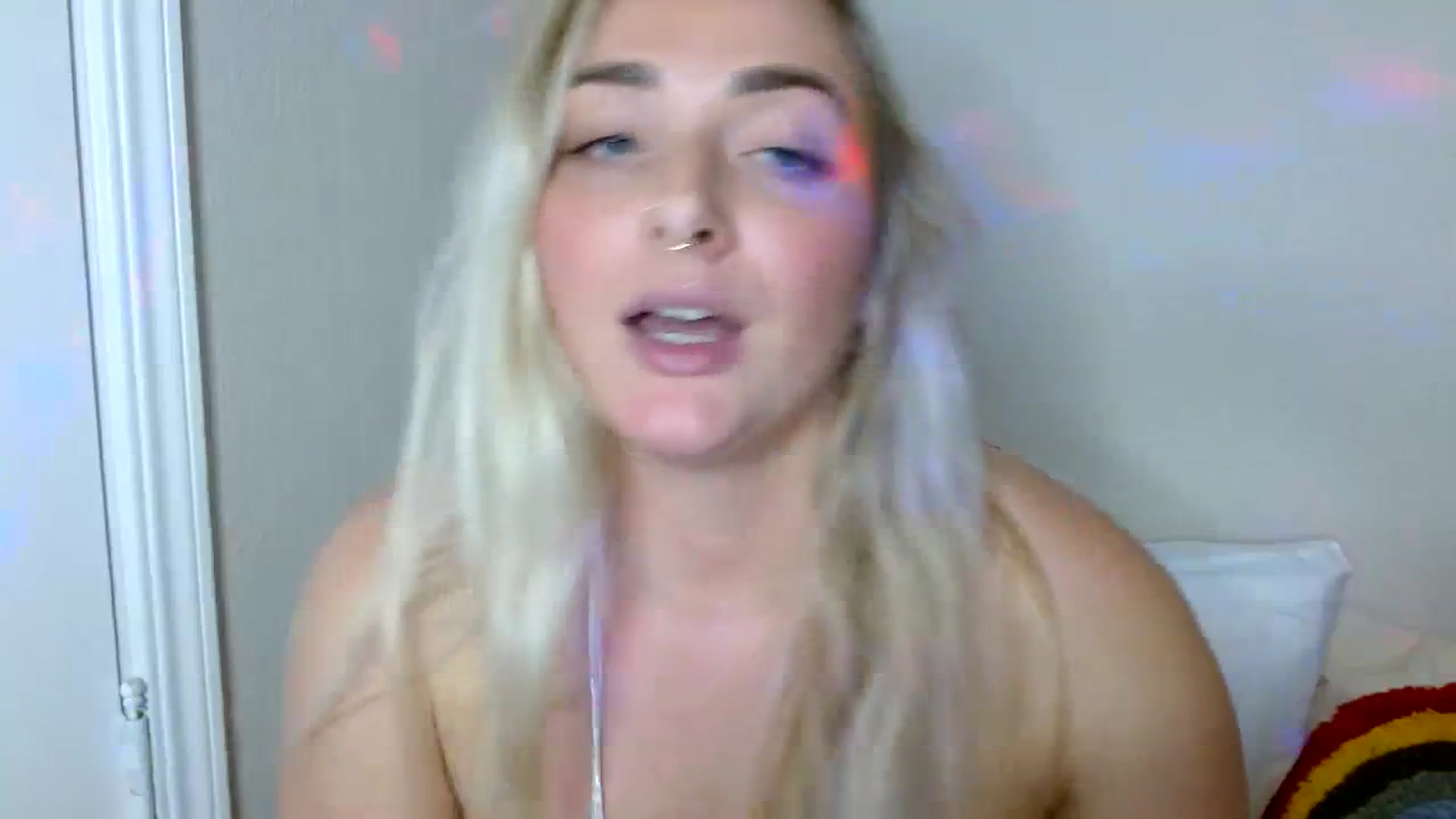 Gallery image thumbnail from OliviaQuinnn's myfreecams stream on, 12/03/2023, 02:32 image 20 of 20
