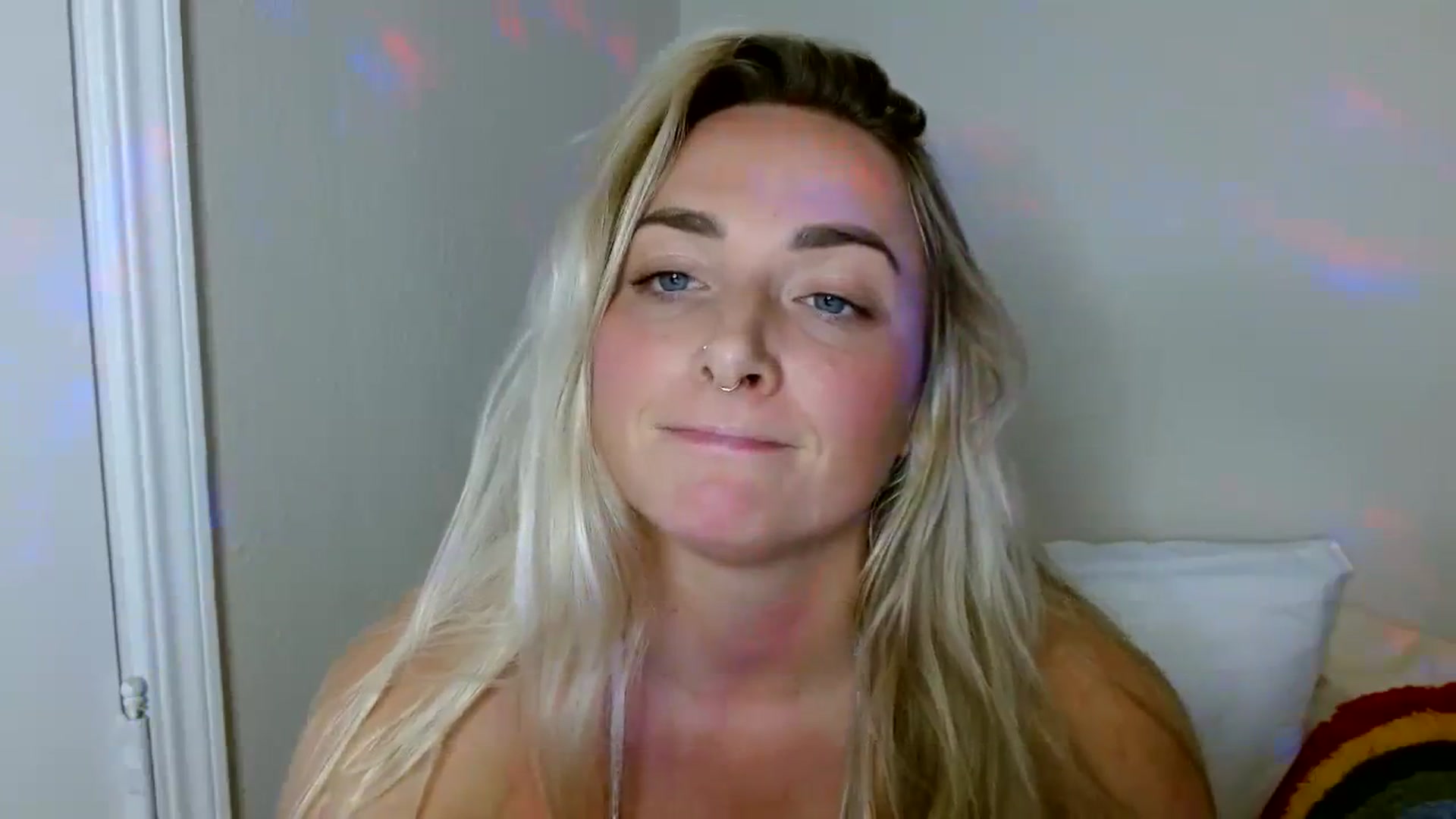 Gallery image thumbnail from OliviaQuinnn's myfreecams stream on, 12/03/2023, 02:32 image 18 of 20