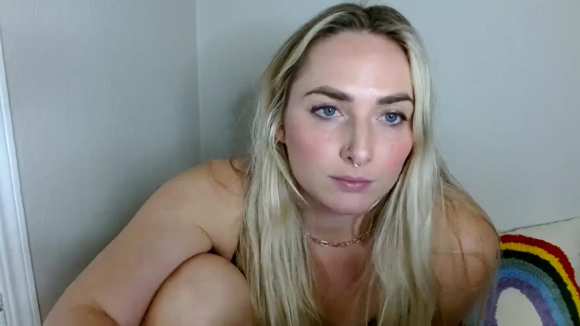 Gallery image thumbnail from OliviaQuinnn's myfreecams stream on, 12/04/2023, 02:35 image 11 of 20