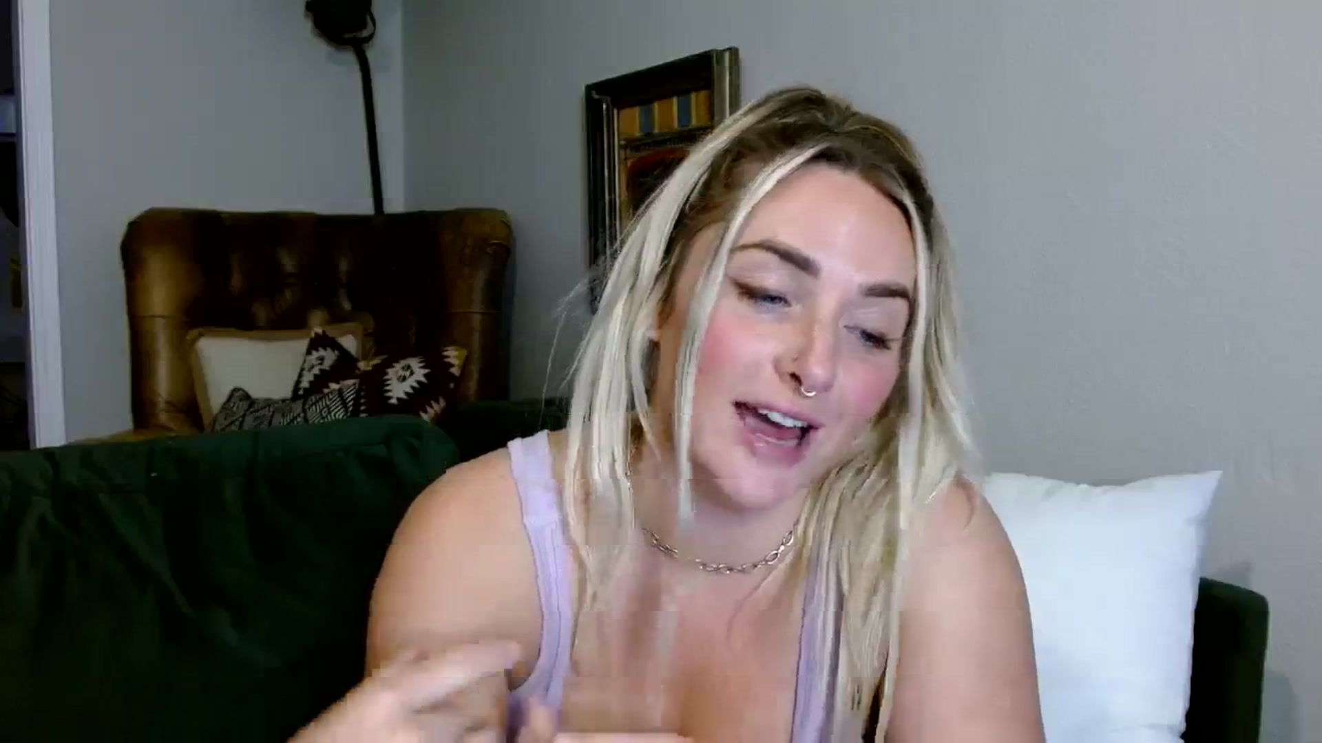 Gallery image thumbnail from OliviaQuinnn's myfreecams stream on, 12/06/2023, 24:16 image 7 of 20